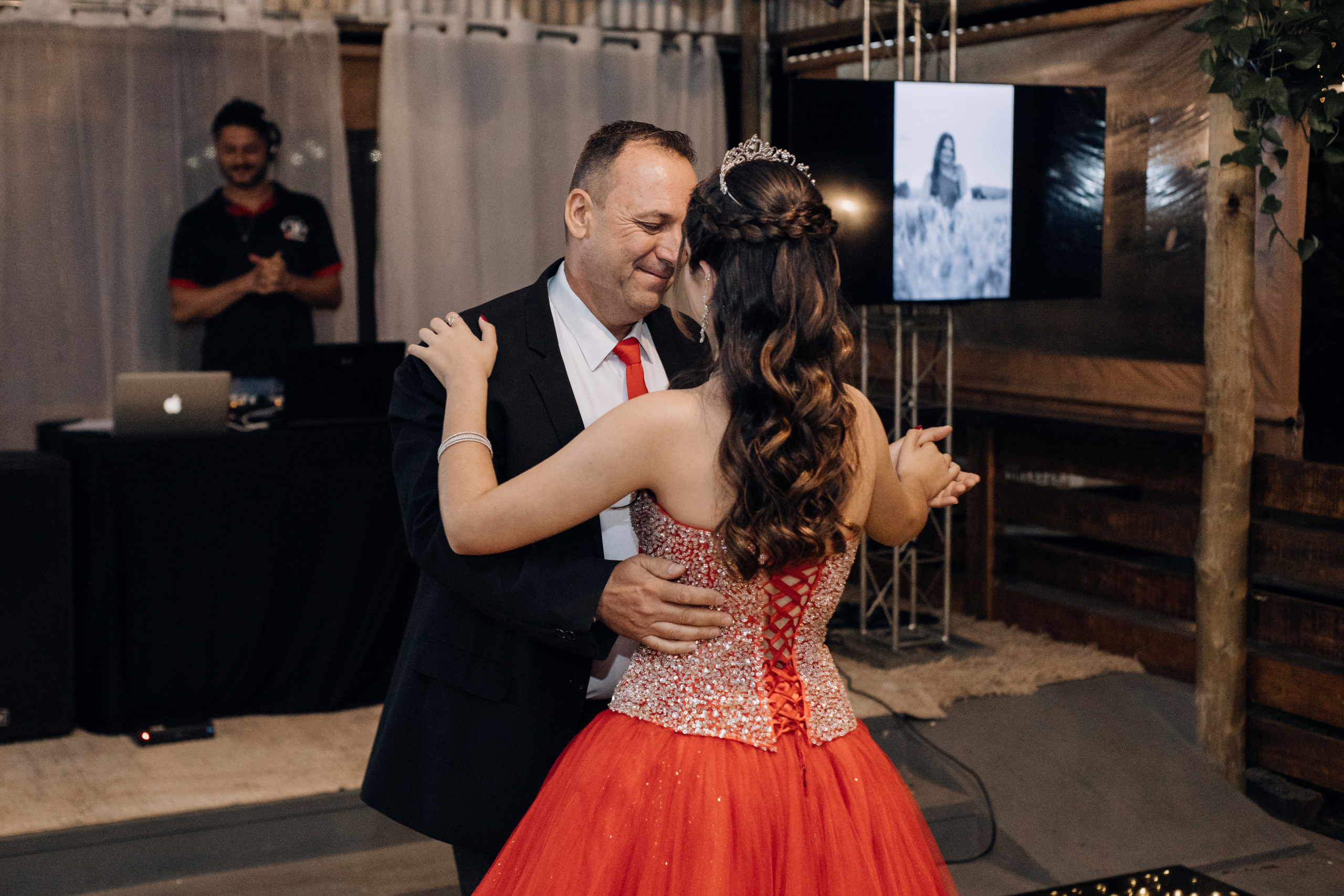 Isabela — 15 anos (mar 26). LUCAS MENEGHIN | fotografia