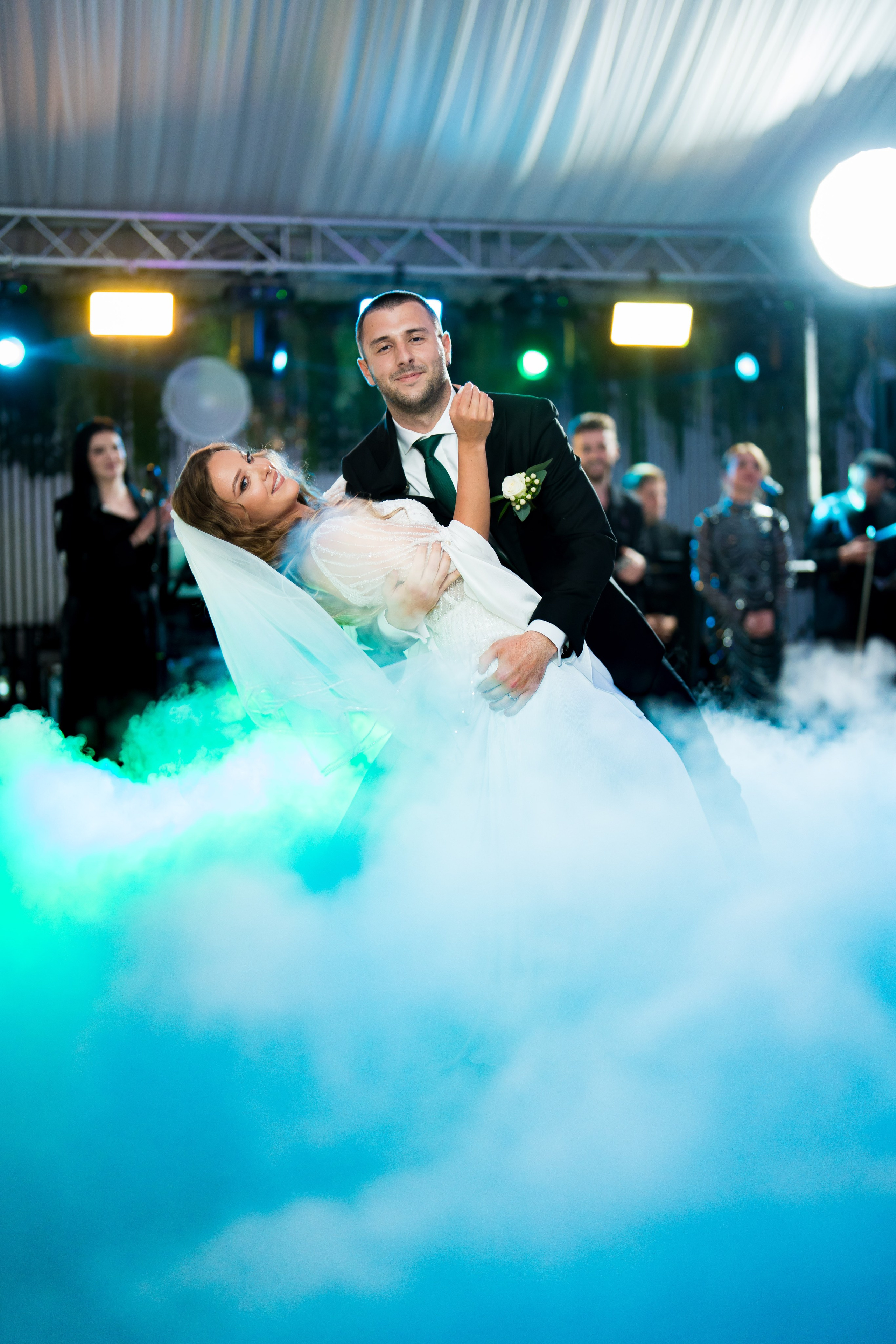 PARTY. Gabriel Florea — Fotograf nuntă București