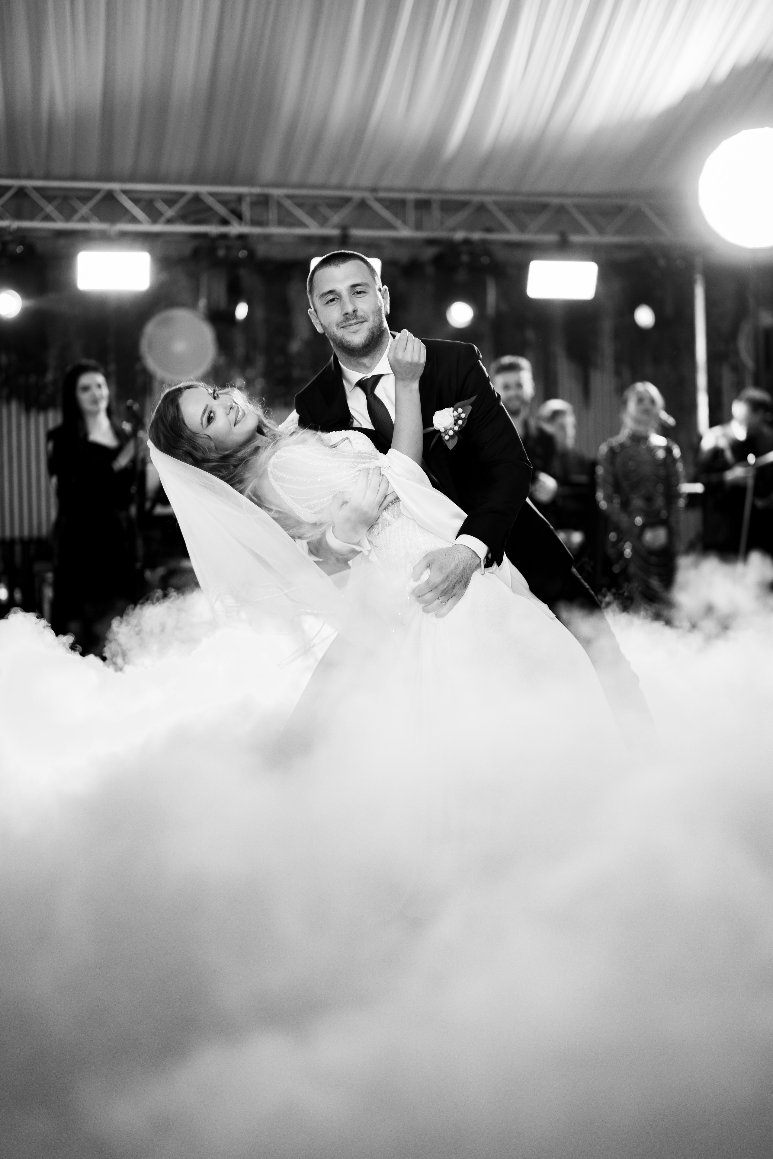 PARTY. Gabriel Florea — Fotograf nuntă București