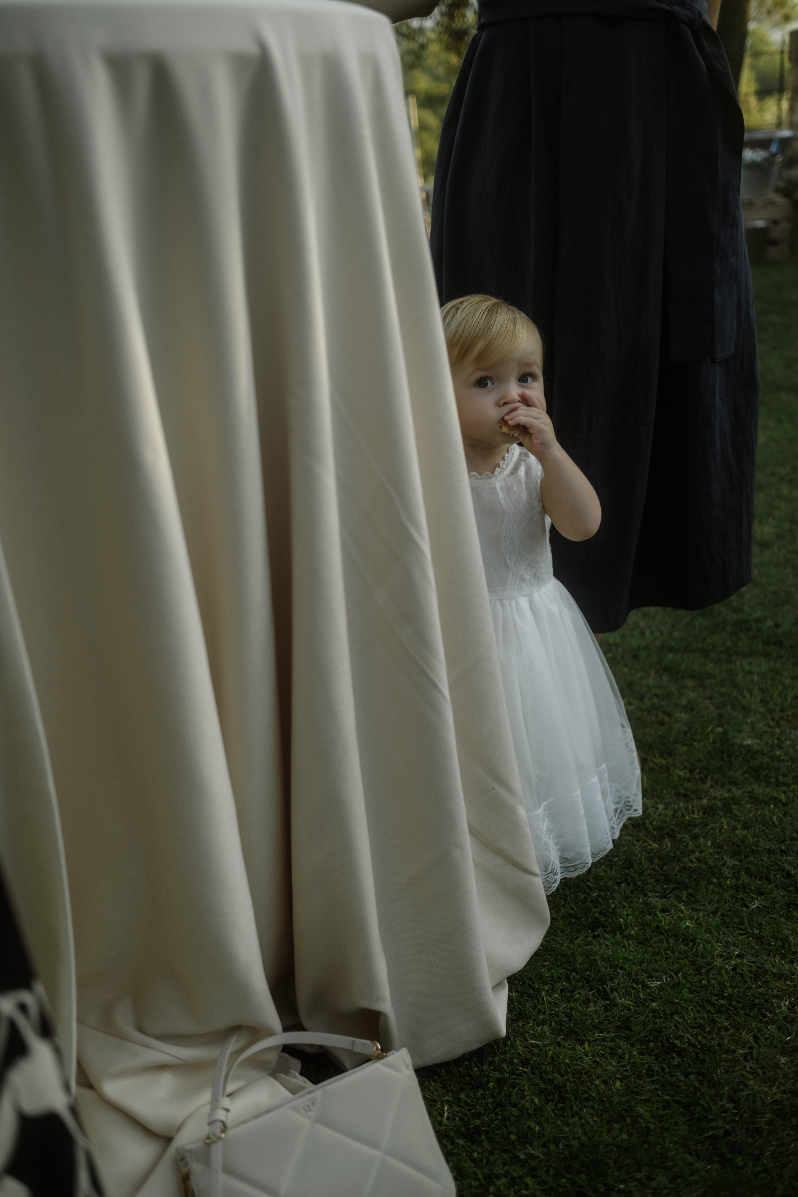 Svetlana & Alman. Monestir Sant Salvi. Paola fotógrafo / videografo de bodas en Barcelona