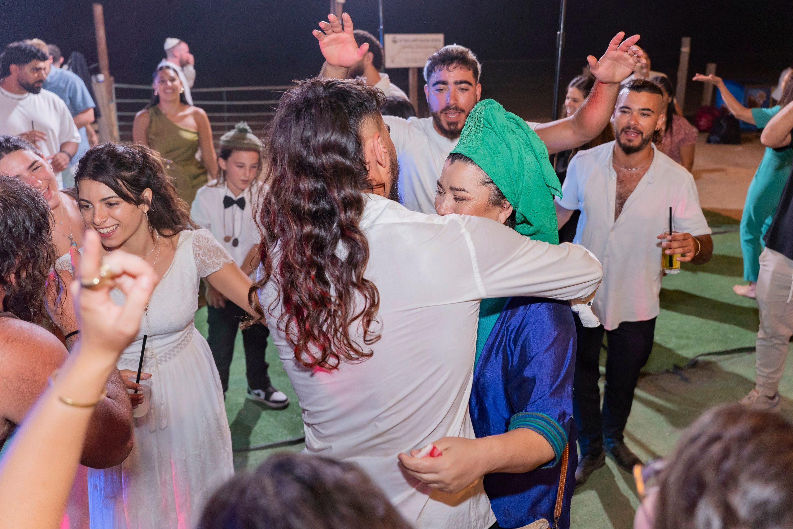 אביה ואחיה. יוסף מזרחי צילום חתונה, ברית וזוגיות. צלם מקצועי שאוהב להוציא אתכם הכי יפים ברגעים הכי מרגשים