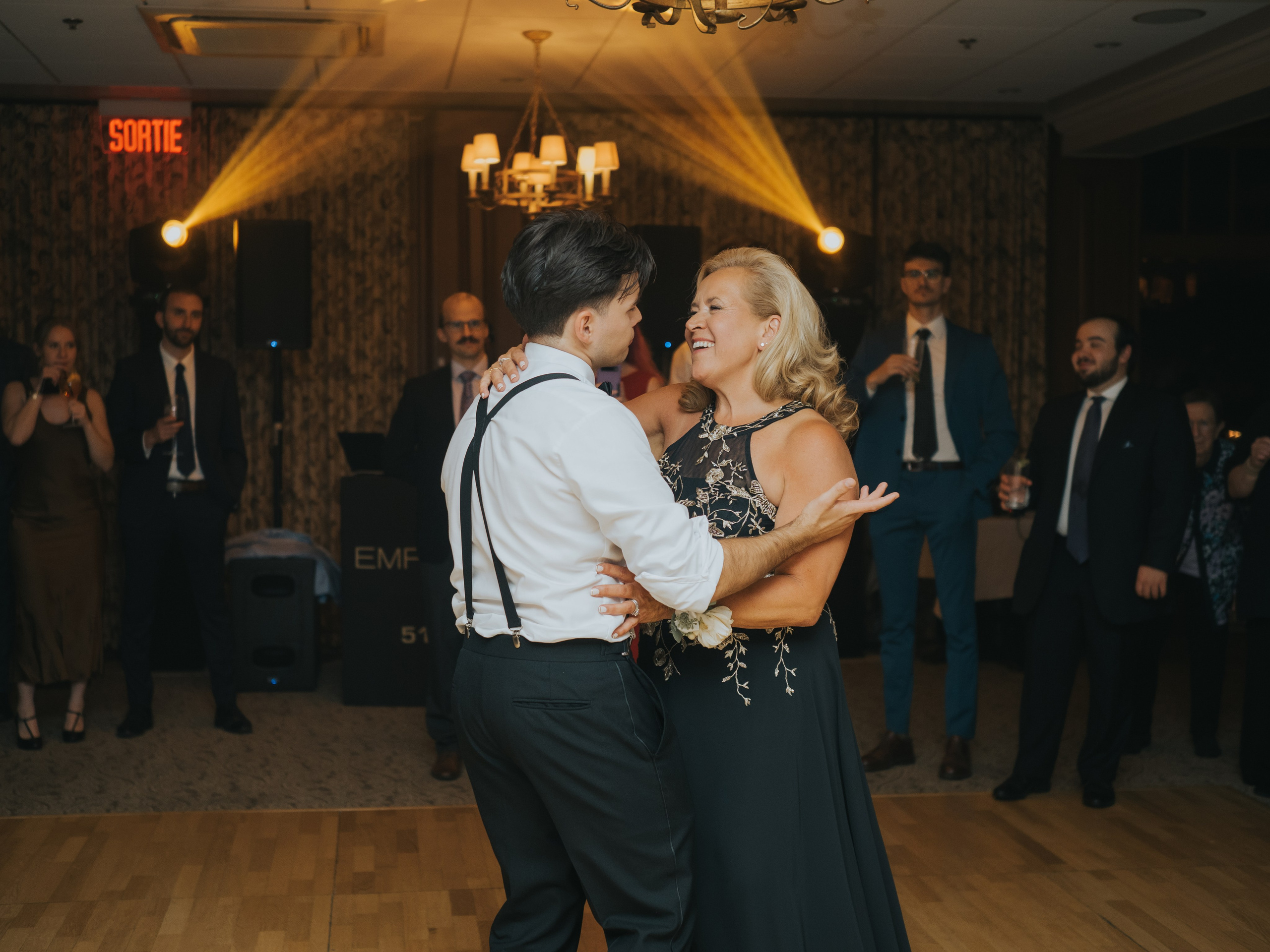 Wedding of Cassandra and Loïc in Beaconsfield, Montreal. Wedding and Family Photography Montreal Muriel Oe Photo