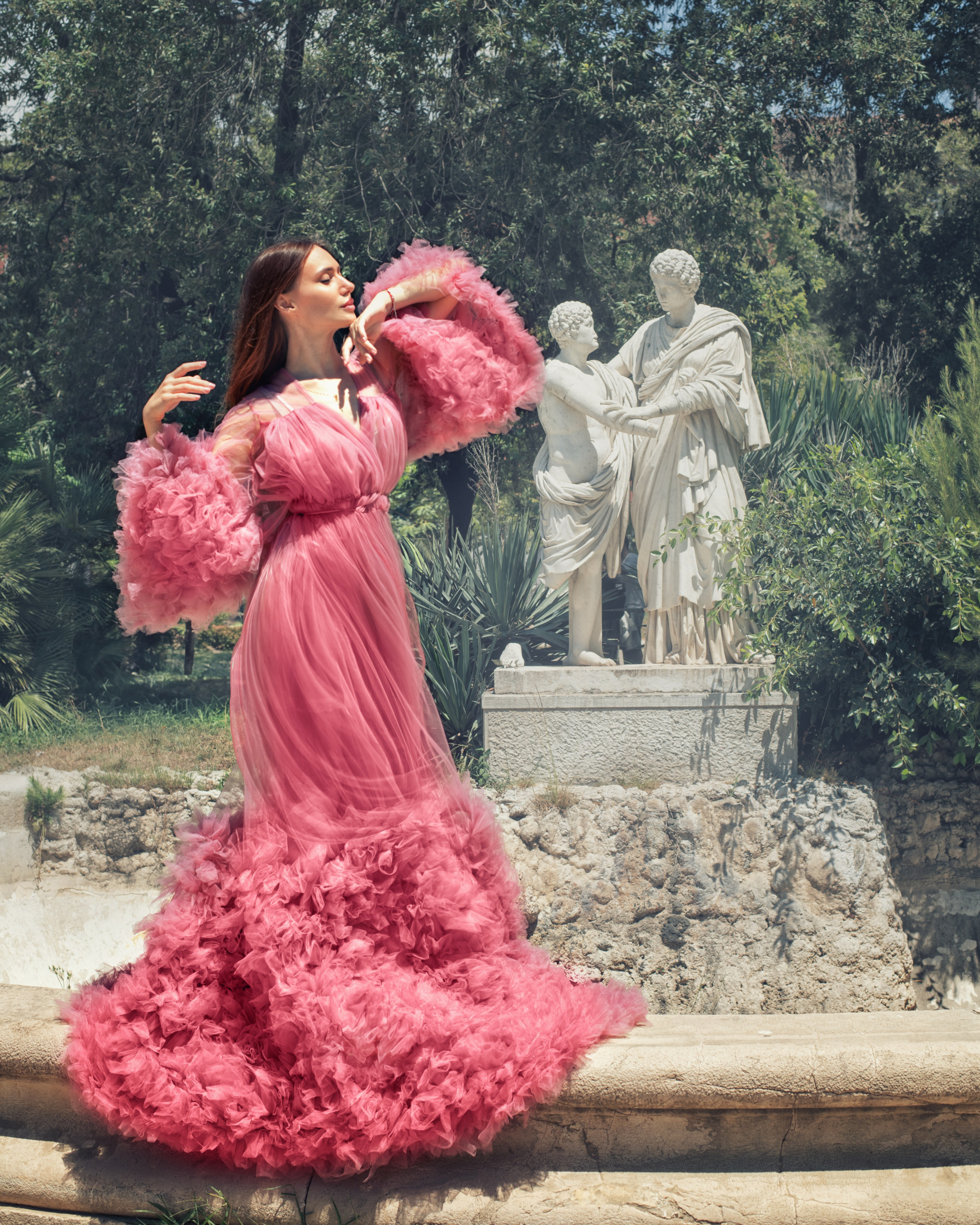 Photoshoot in tulle dresses. Фотограф в Неаполе