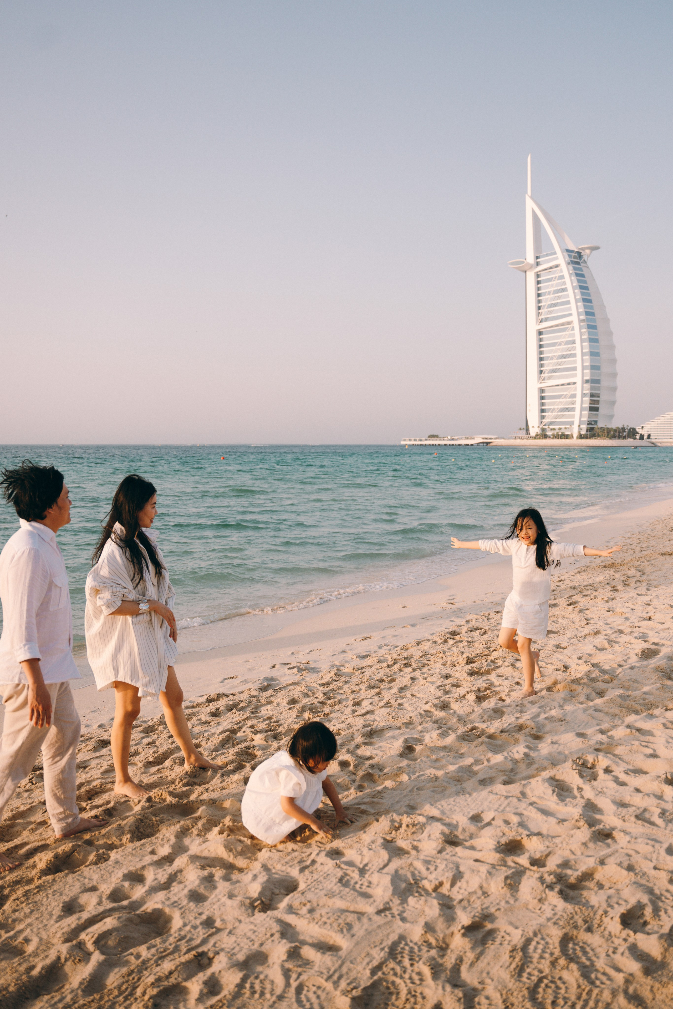 Wavy beach day. Angela Iakovleva — Family Photographer in Dubai