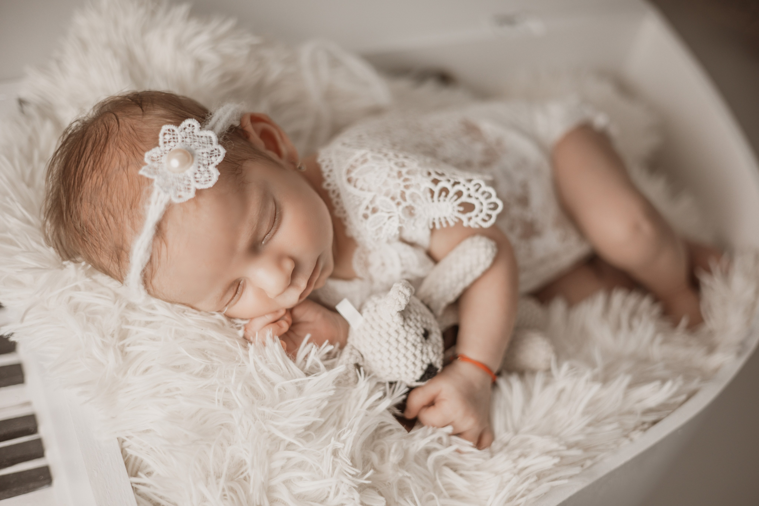 NEWBORN. FOTOGRAFUL LUI MATEI