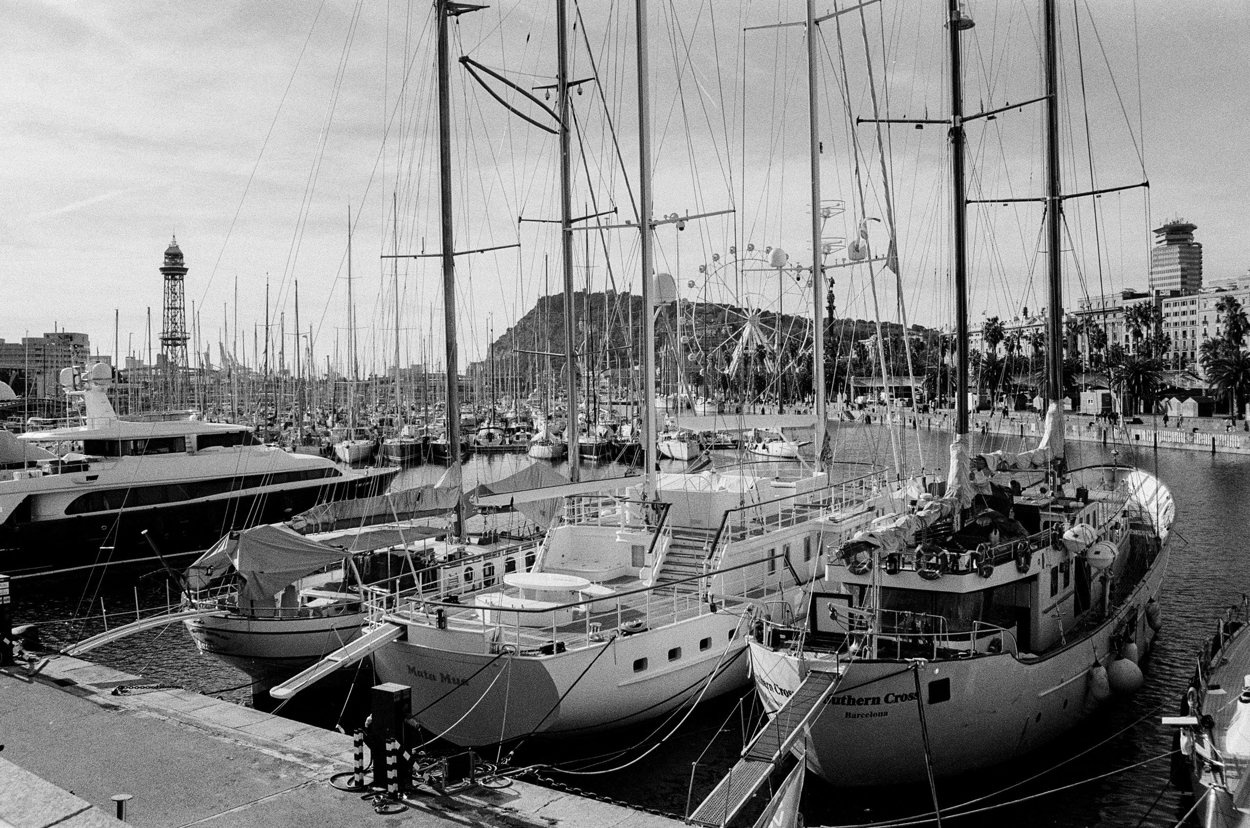 Barcelona — Light, Rhythm and Architecture. Wedding Stories — Professional Wedding Photography & Videography in Germany, Italy, Spain & all across Europe