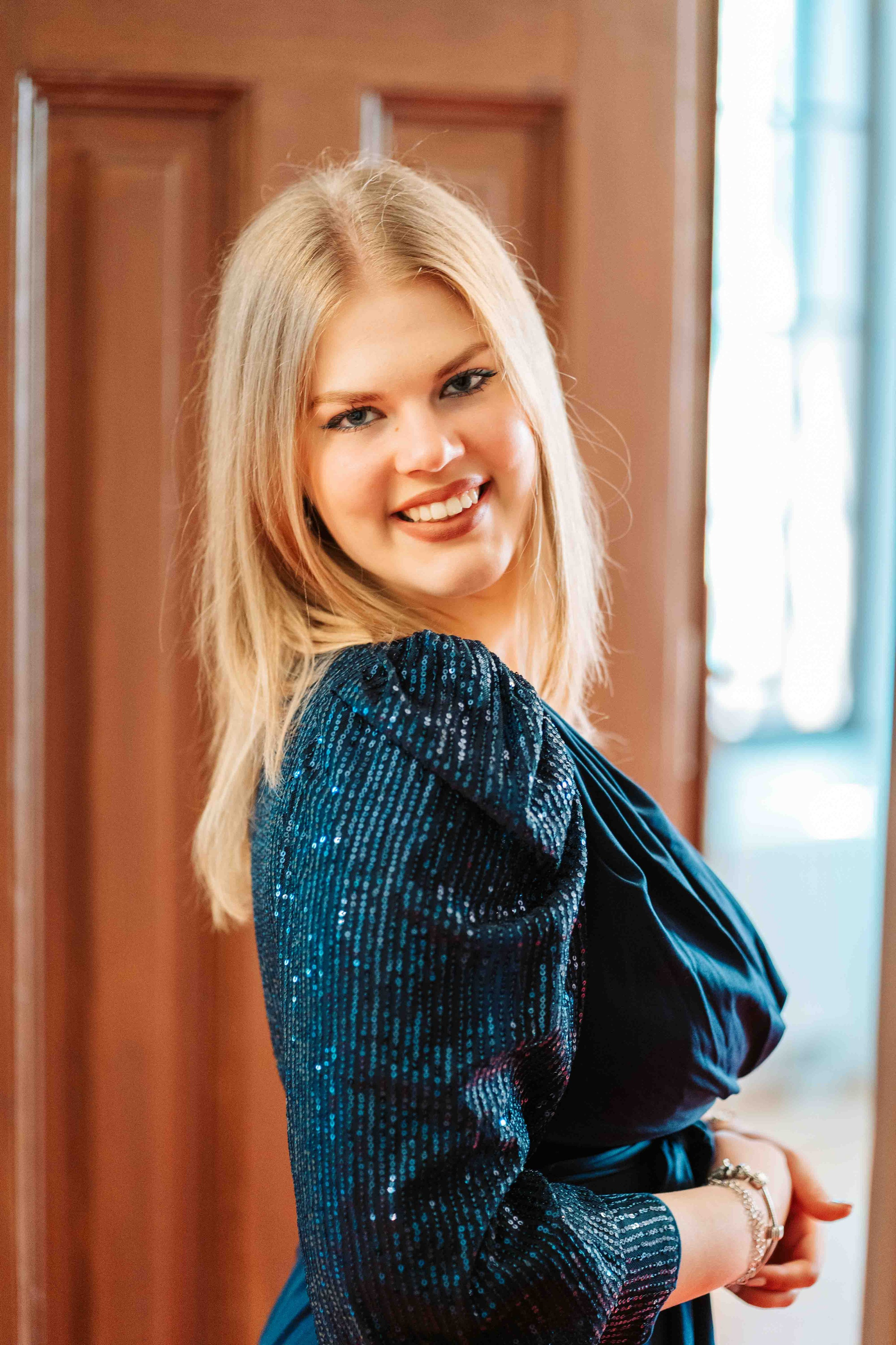 12F — Pedagogic. Contrast Studio