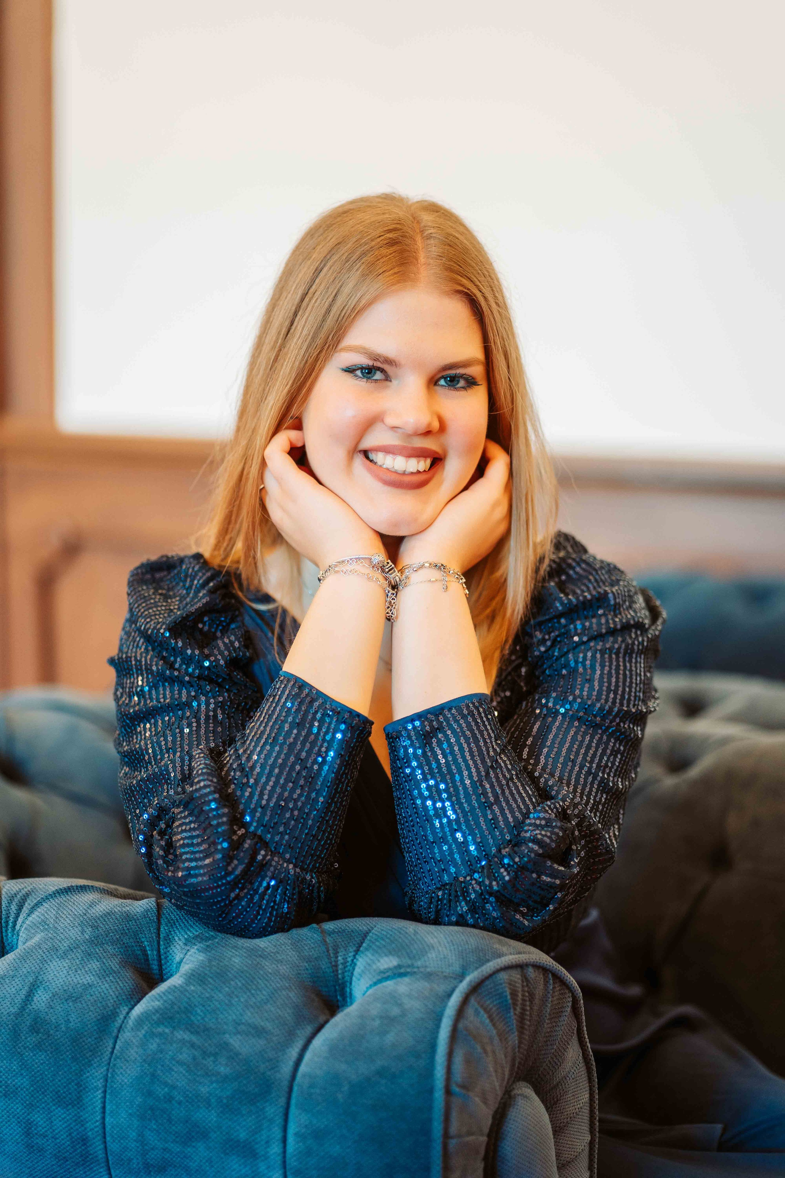 12F — Pedagogic. Contrast Studio