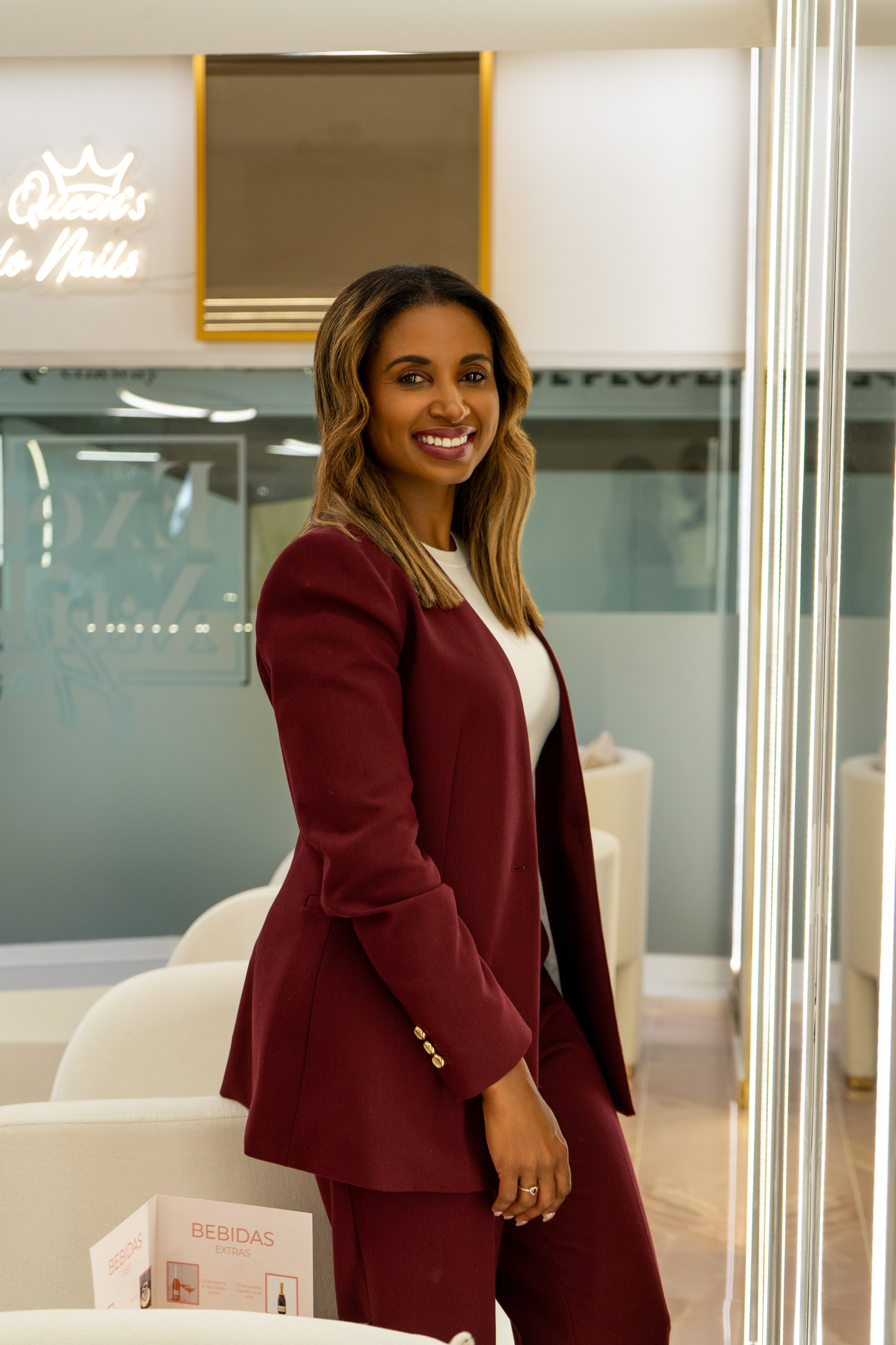 Anna Sousa. Frames by Giovani Braga