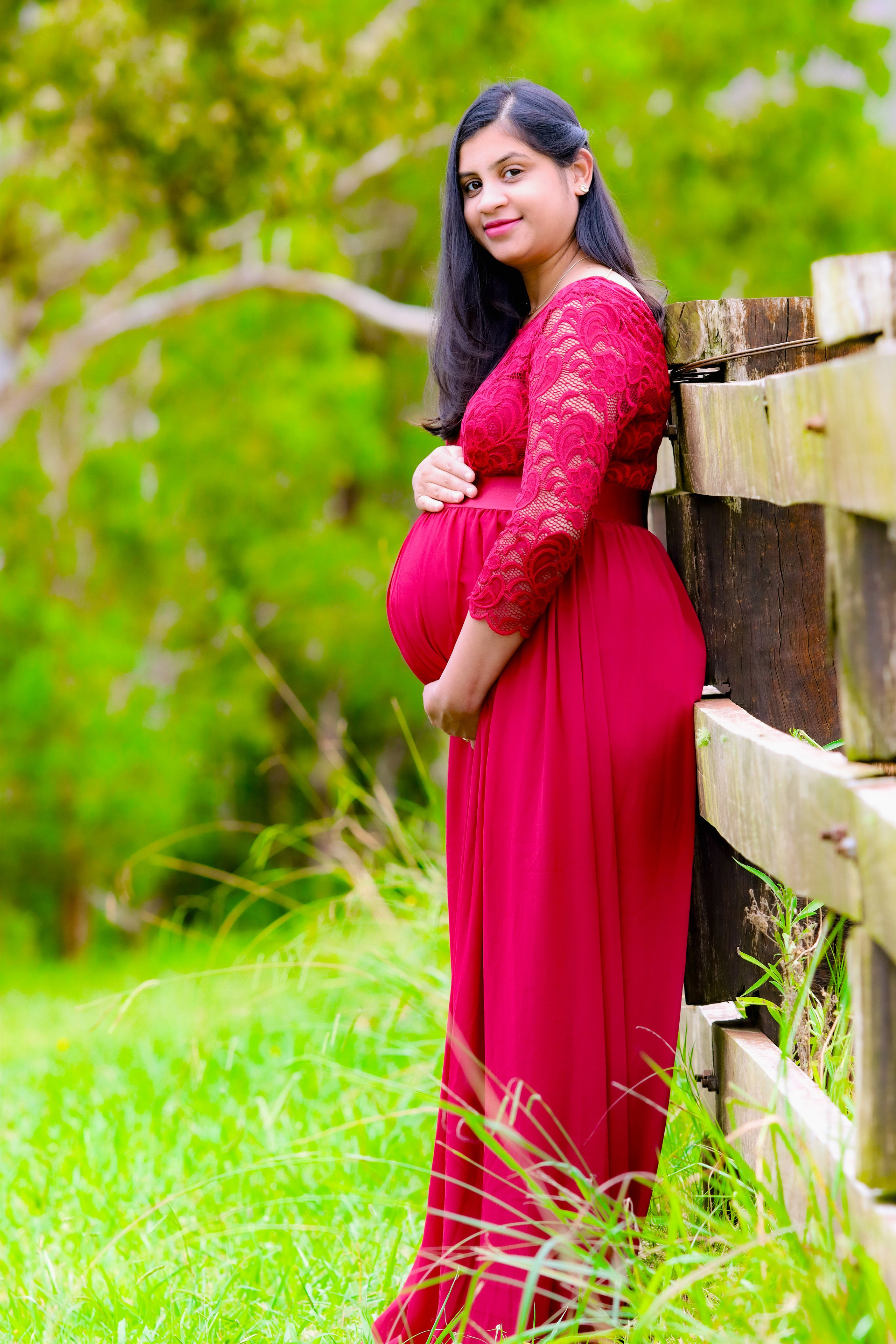 Maternity Shoot. MHCreative is family-oriented photographer based in SYDNEY