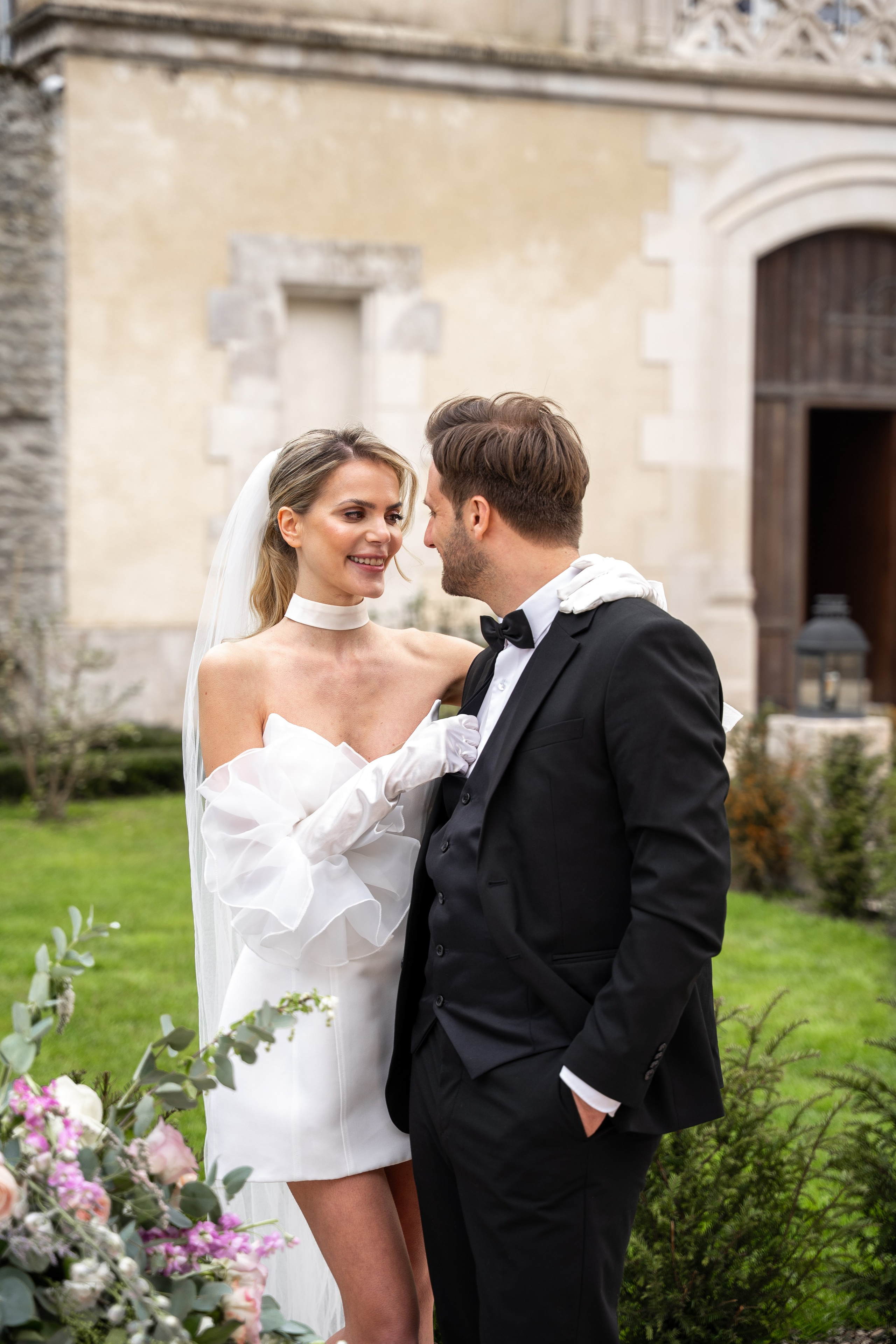 Chateau elopement inspiration. Wedding photographer in Paris Oksana Shum