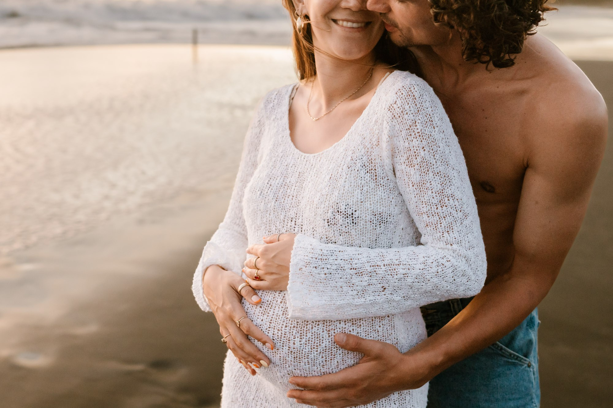LARISSA & SJUUL MATERNITY. Female Photographer in Bali