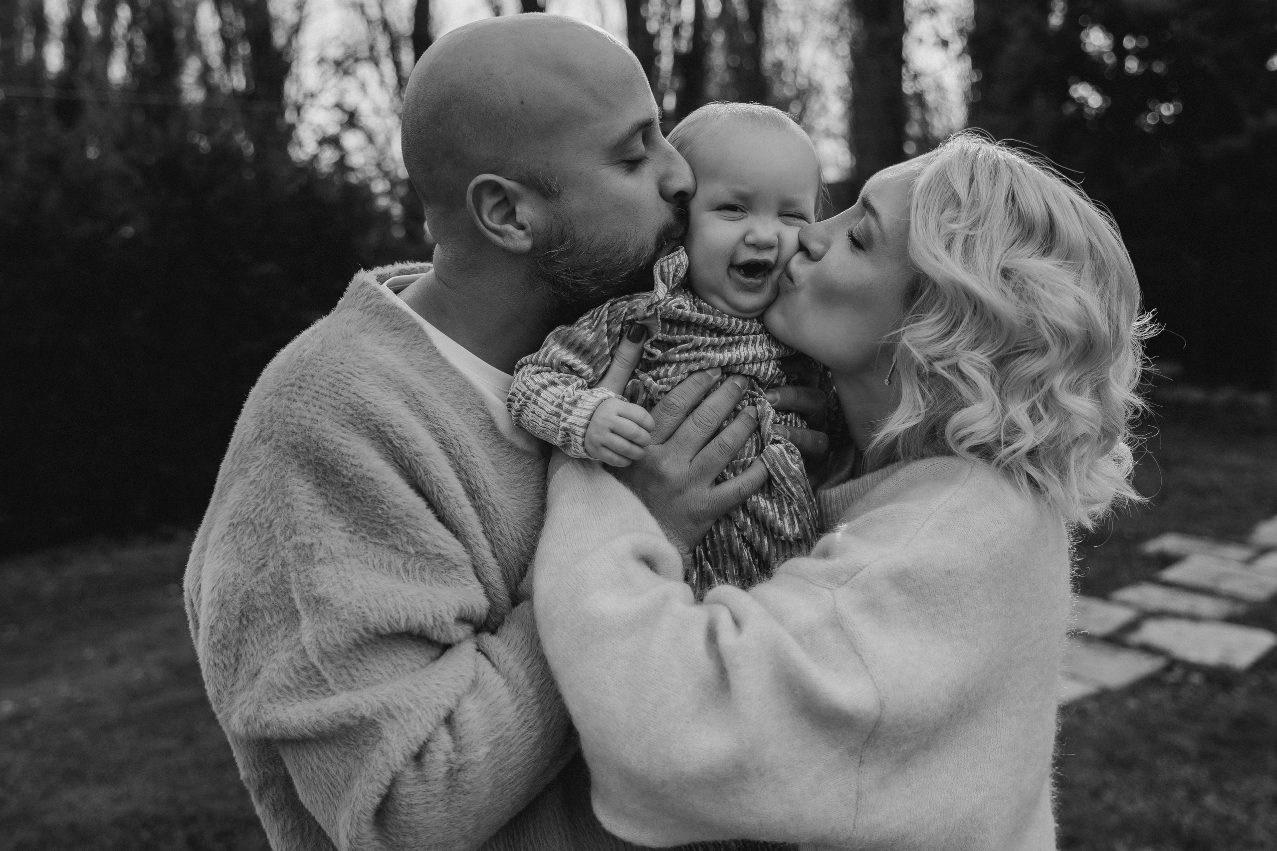 Sesión de fotos familiar en casa — Momentos reales y acogedores. Photographer in Santiago, Chile Anna Almazova