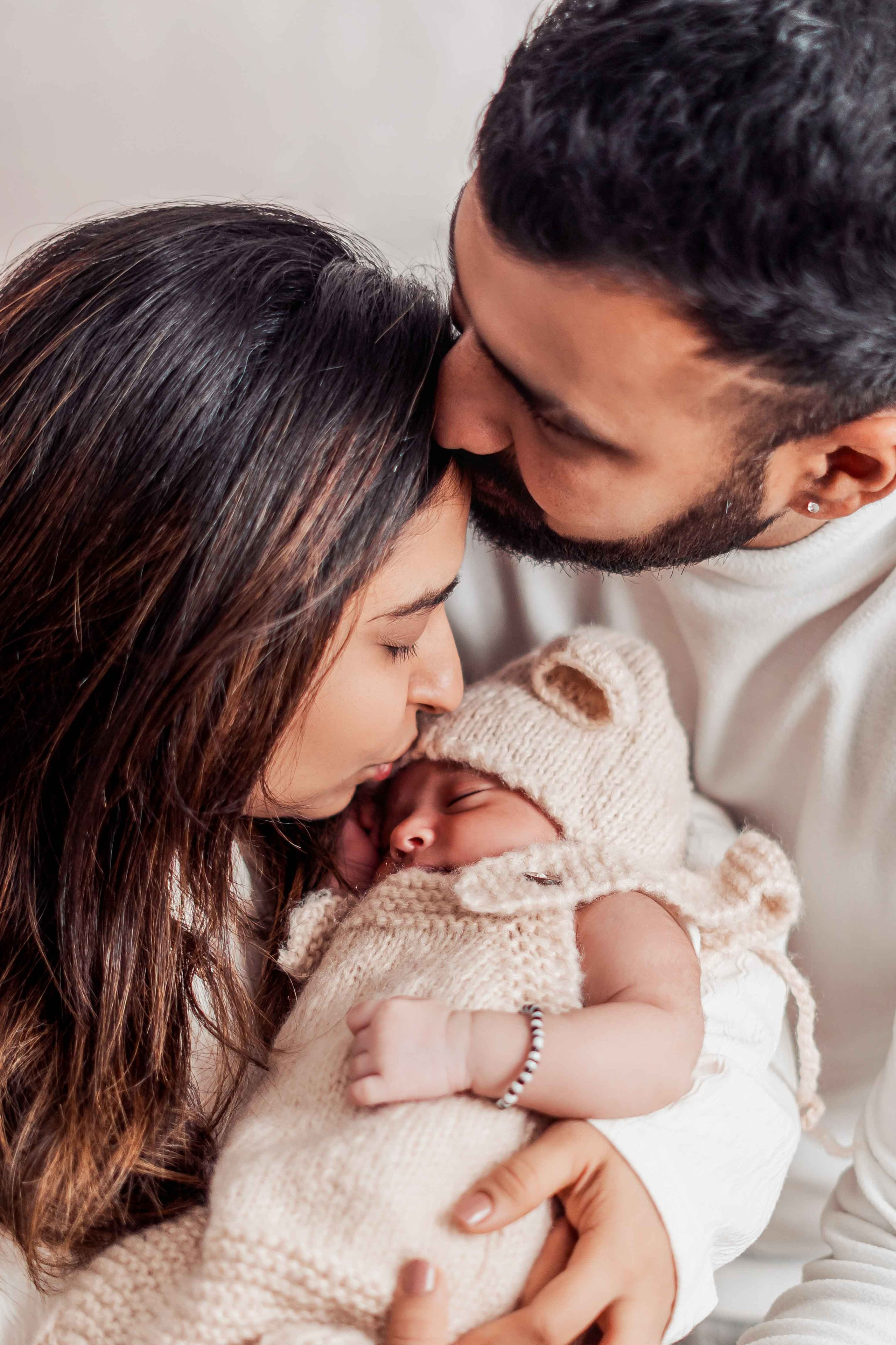 Pahel. JY Productions