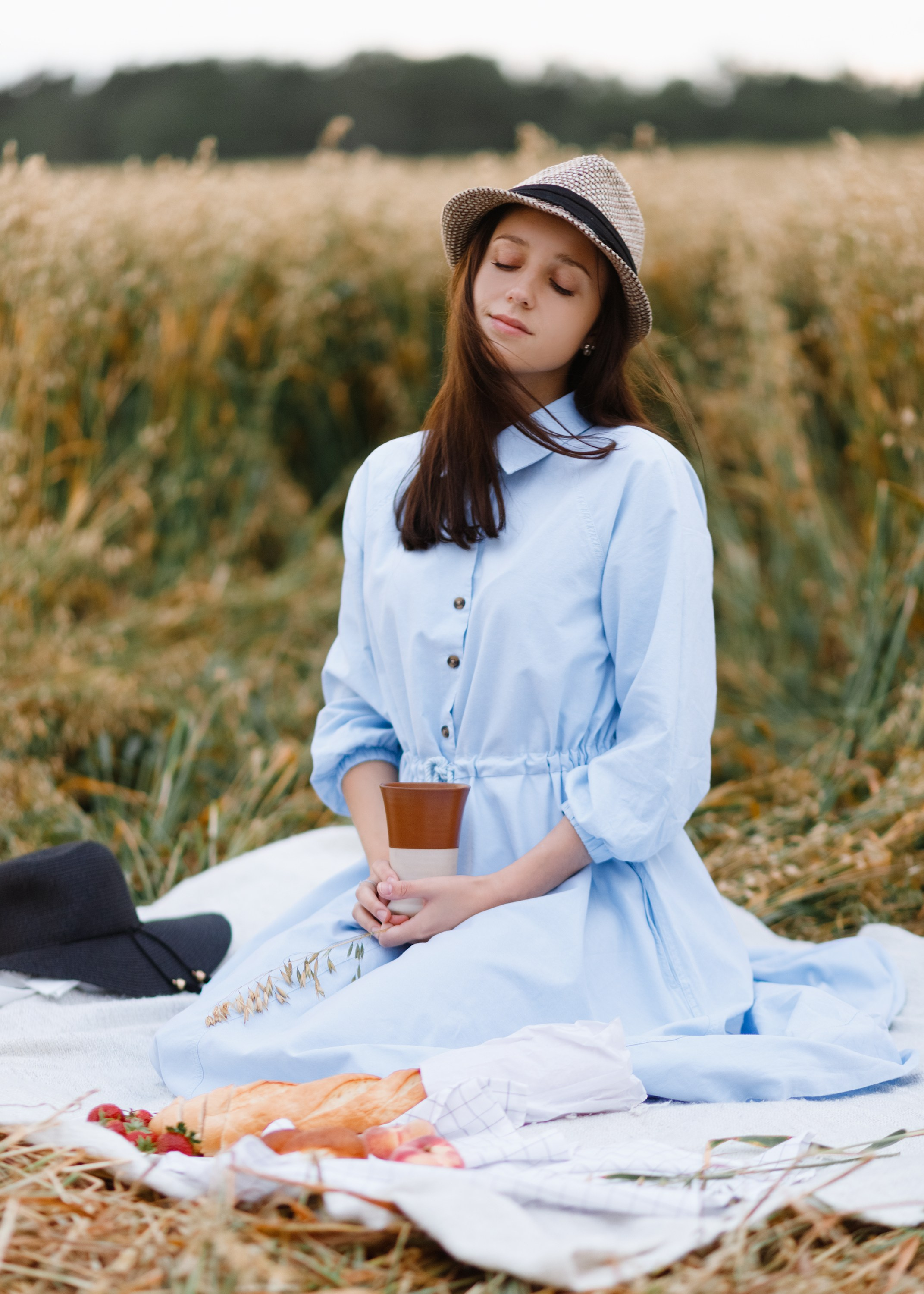 Katya | tenderness in the field. Kaja | fotograf psów we Wrocławiu