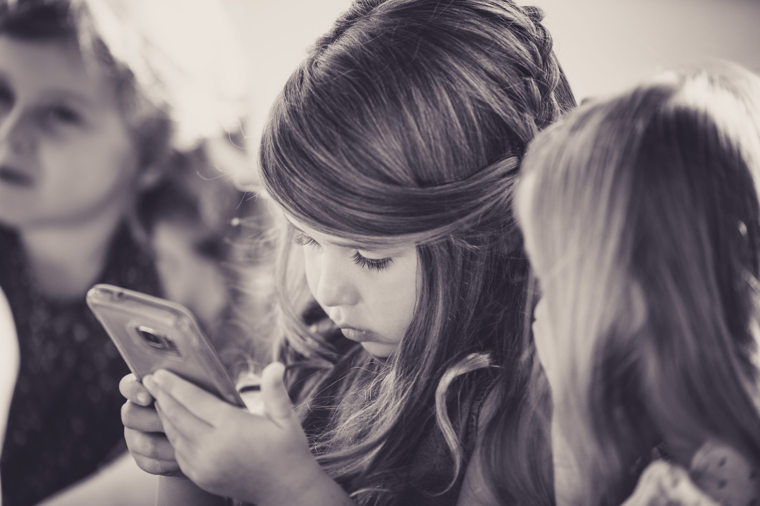 Little bridesmaids. AMIR BUCHNIK PHOTOGRAPHER