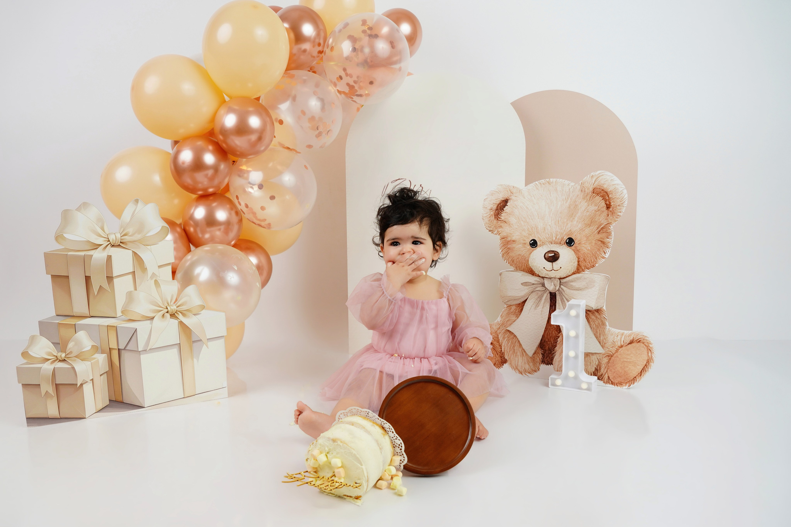 CakeSmash. Neugeborenenfotografin und Retoucher in Augsburg Nastassia Schneider