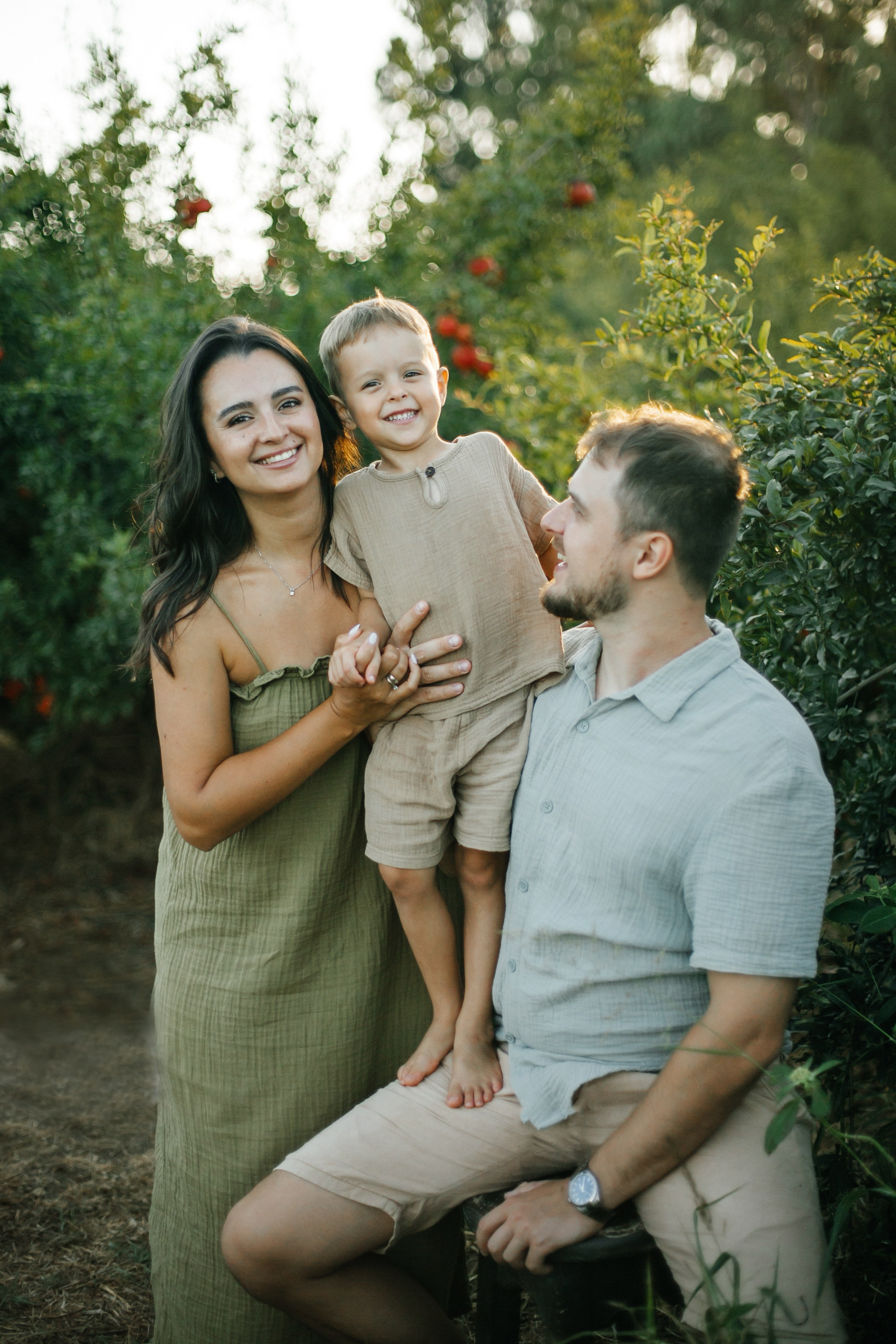 Binyamina garden. Family photographer in Israel