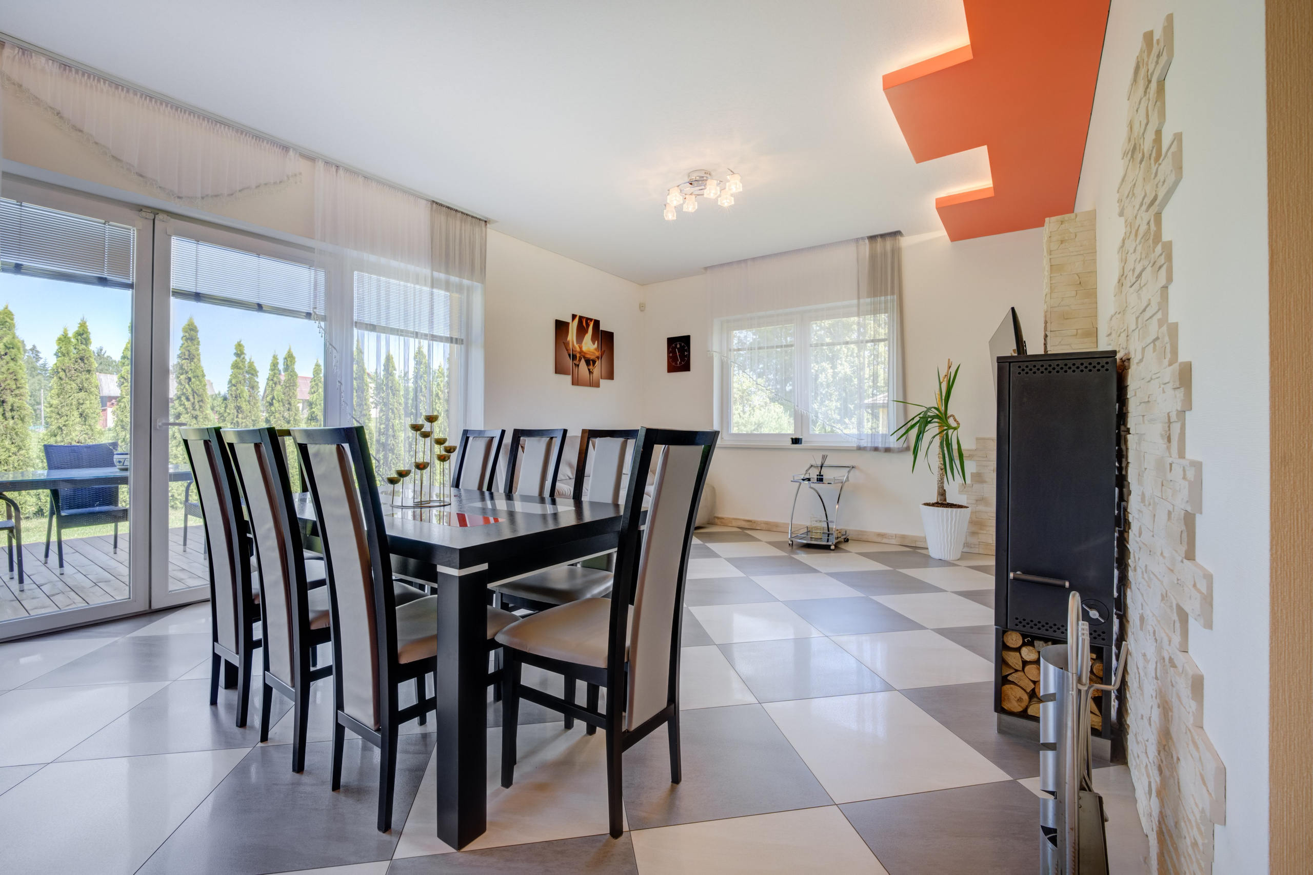 Žudiškių k. Ežero g. 70, Rešes sen. Elina Sapiega fotografė Vilniuje