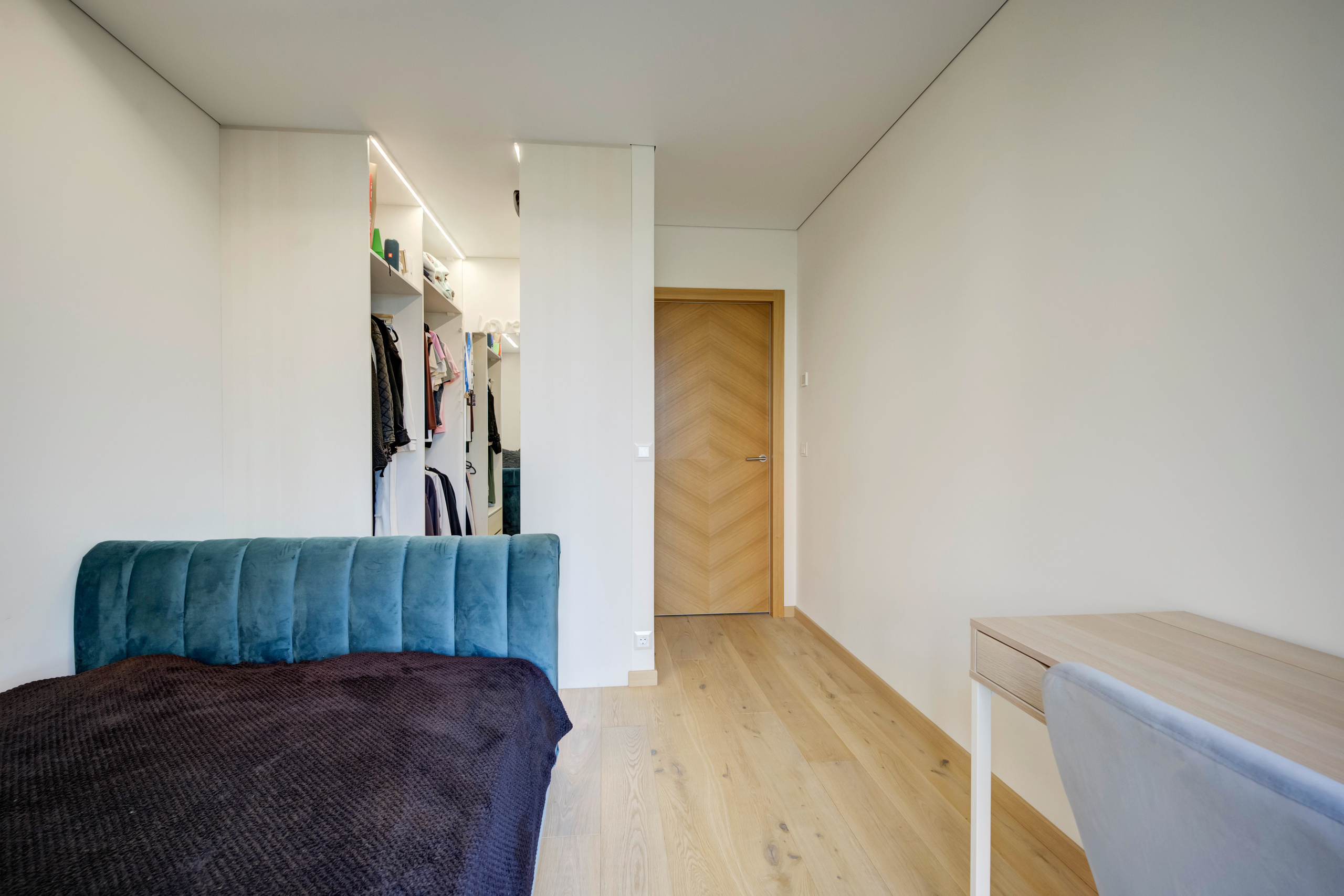 Gilužio g. 49, 2k. butas prie ežero. Elina Sapiega fotografė Vilniuje