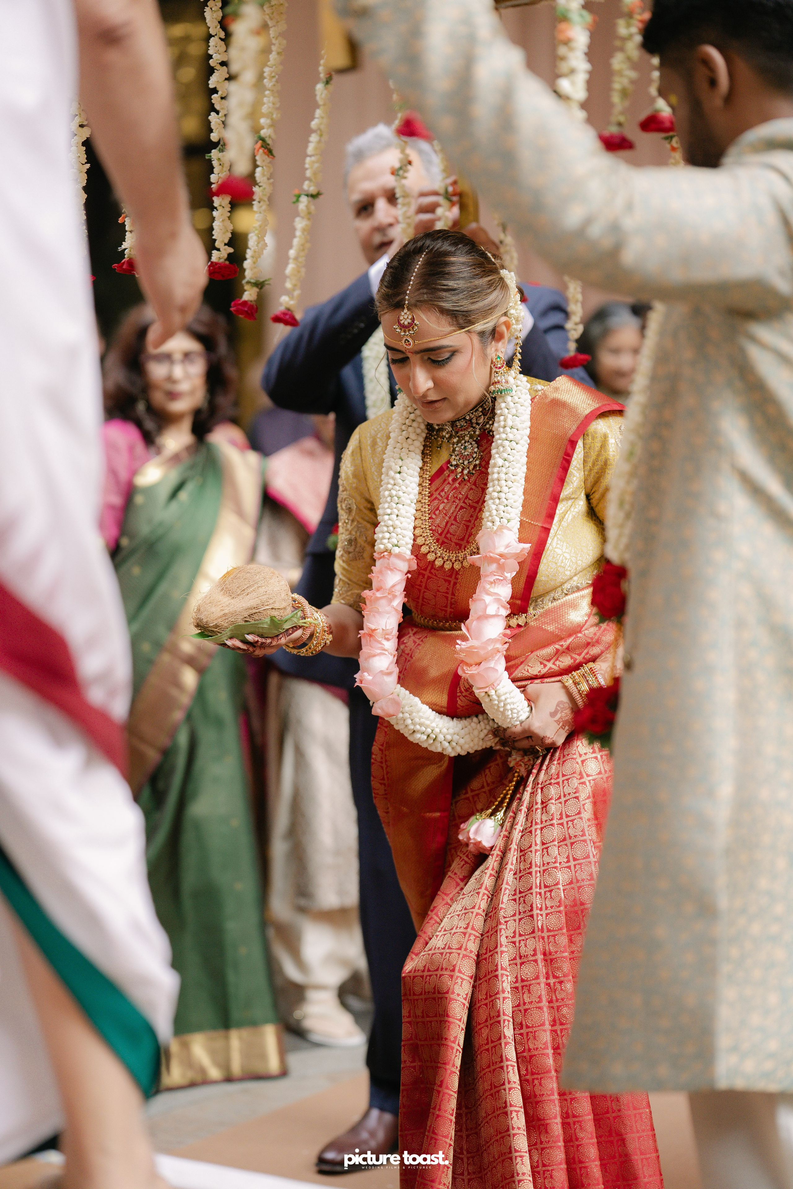 South Indian Wedding Ft. Aashna & Rajiv. Fine art Wedding Photographers in India & Canada