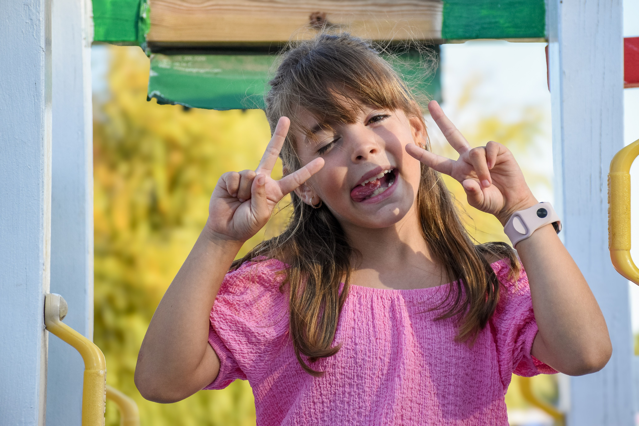 fetita jucausa la petrecere copii