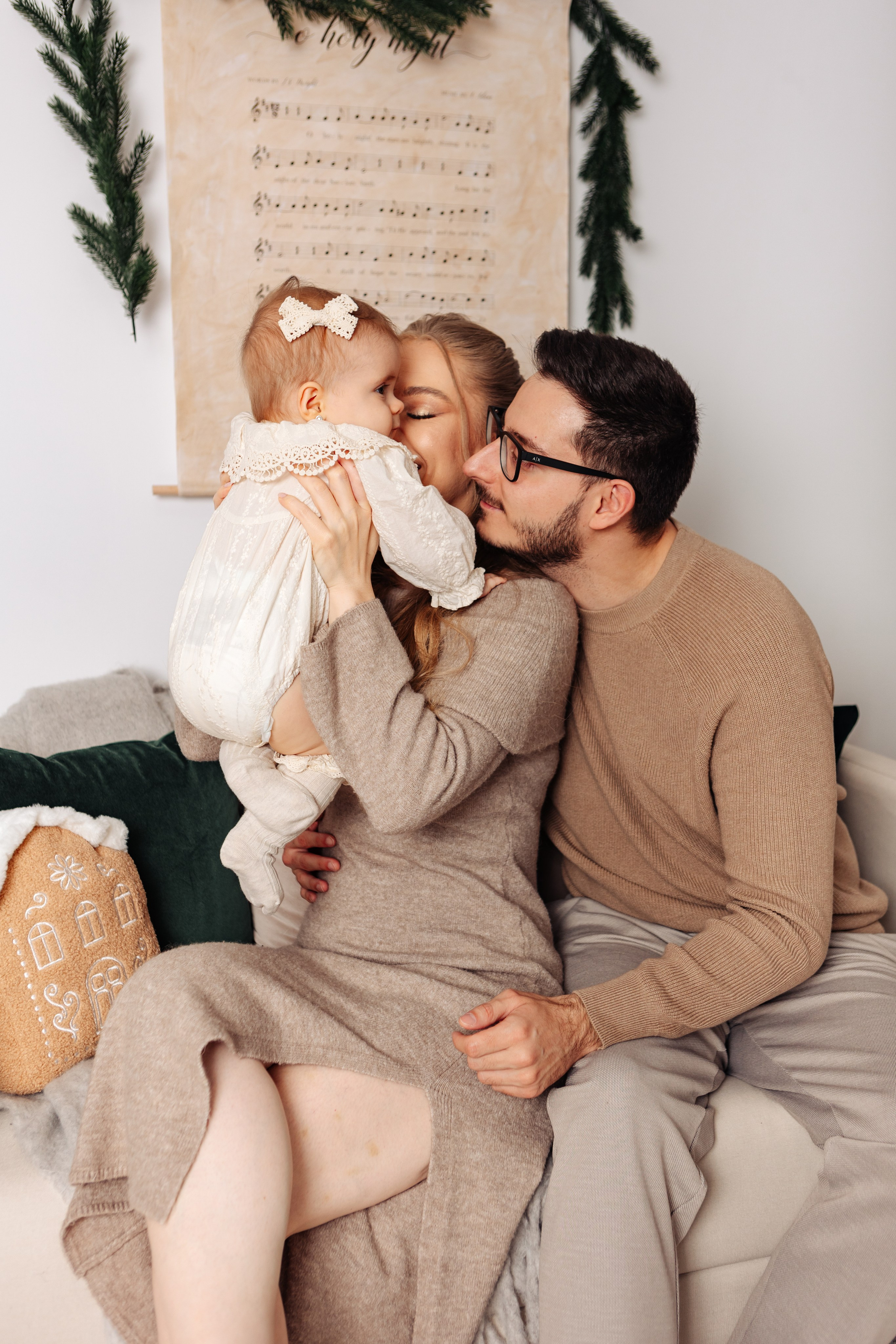 Familia Valeanu. Cristina Andronache fotograf Brașov fotograf de familie fotograf de nunta Brașov