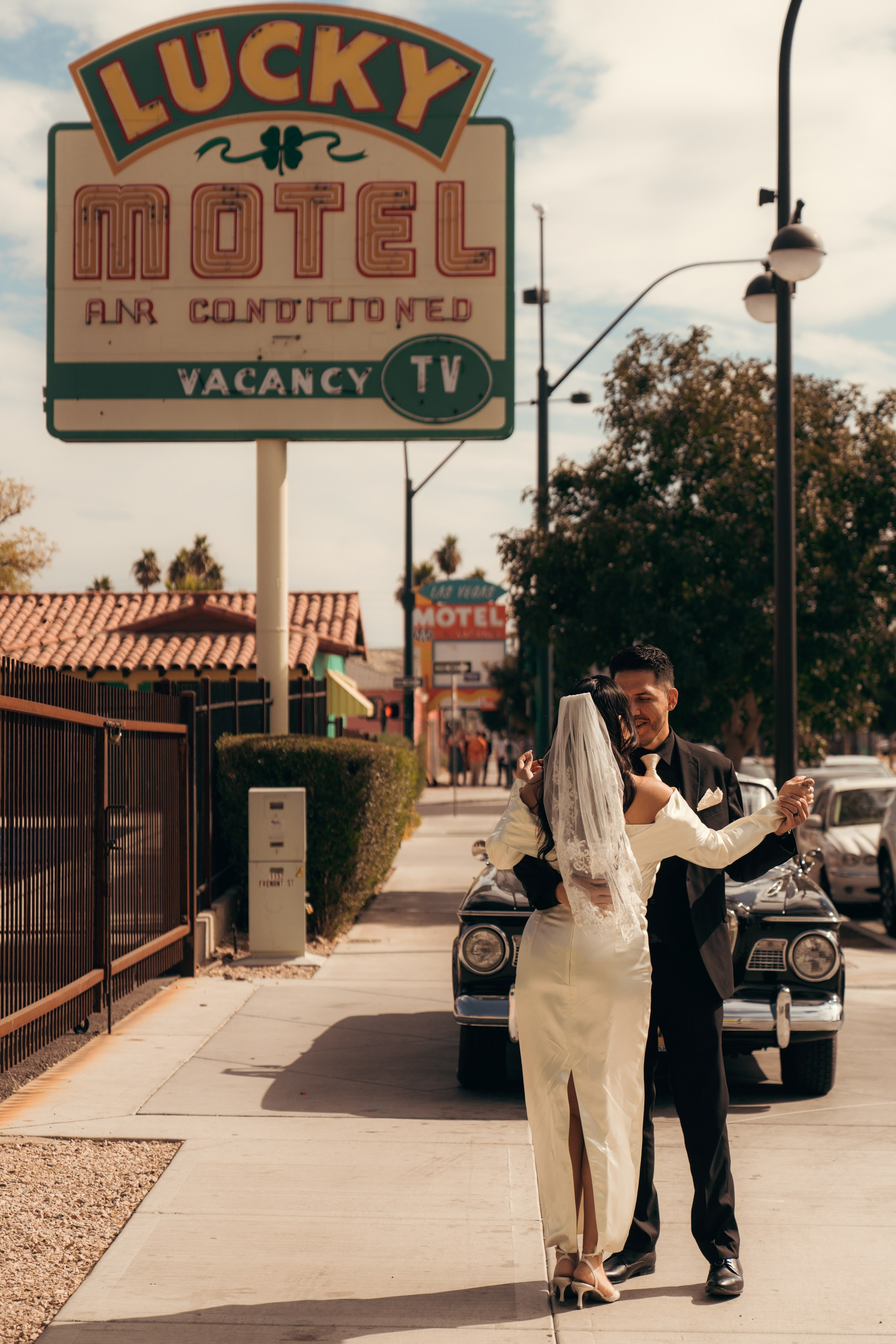 Celeste&Alejandro. Wedding & elopement photographer Viktoriya Kravtsov. Las Vegas