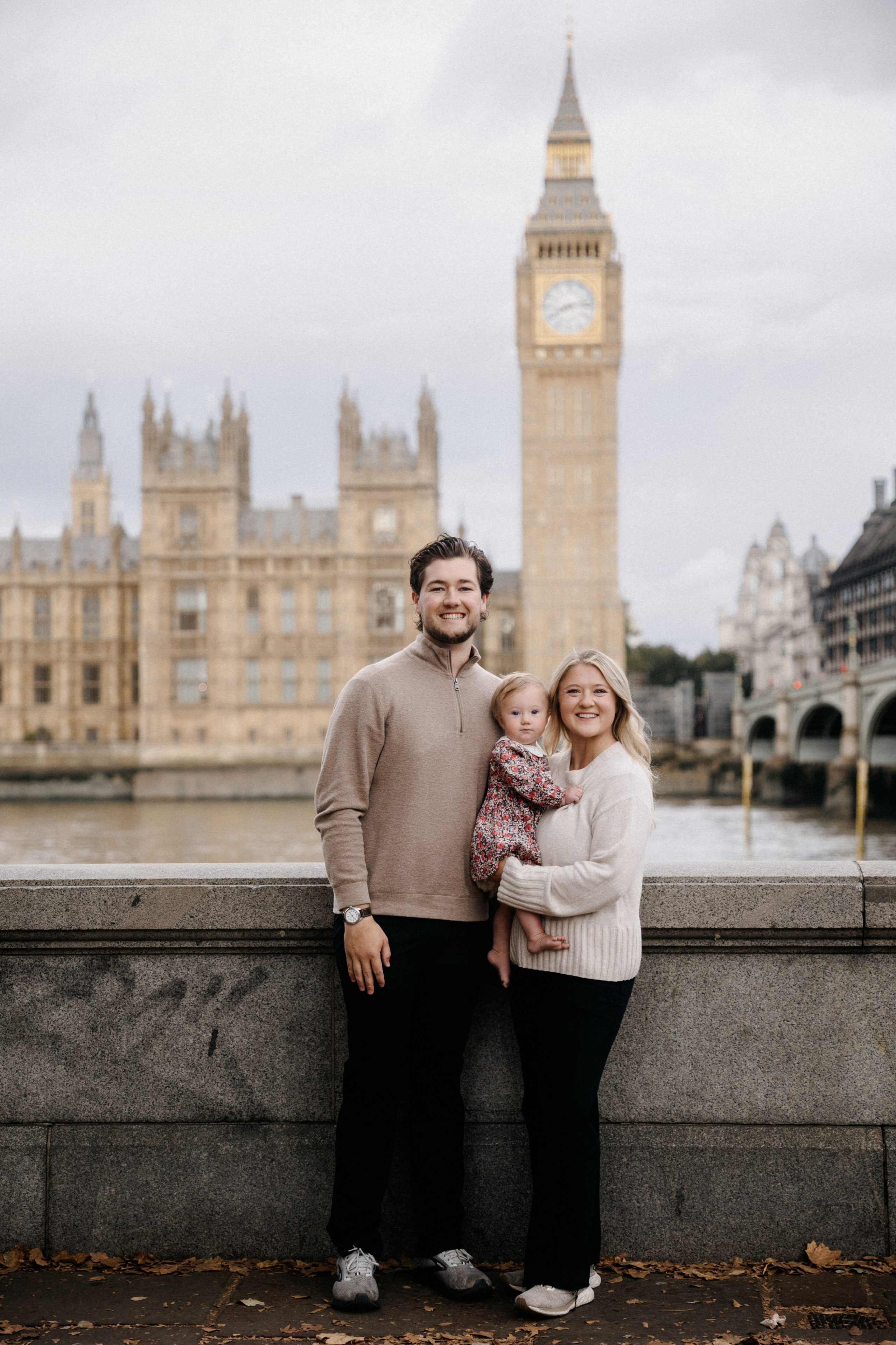 Family Photoshoot at Westminster. LondonPhotoStory — Vacation Photographer in London