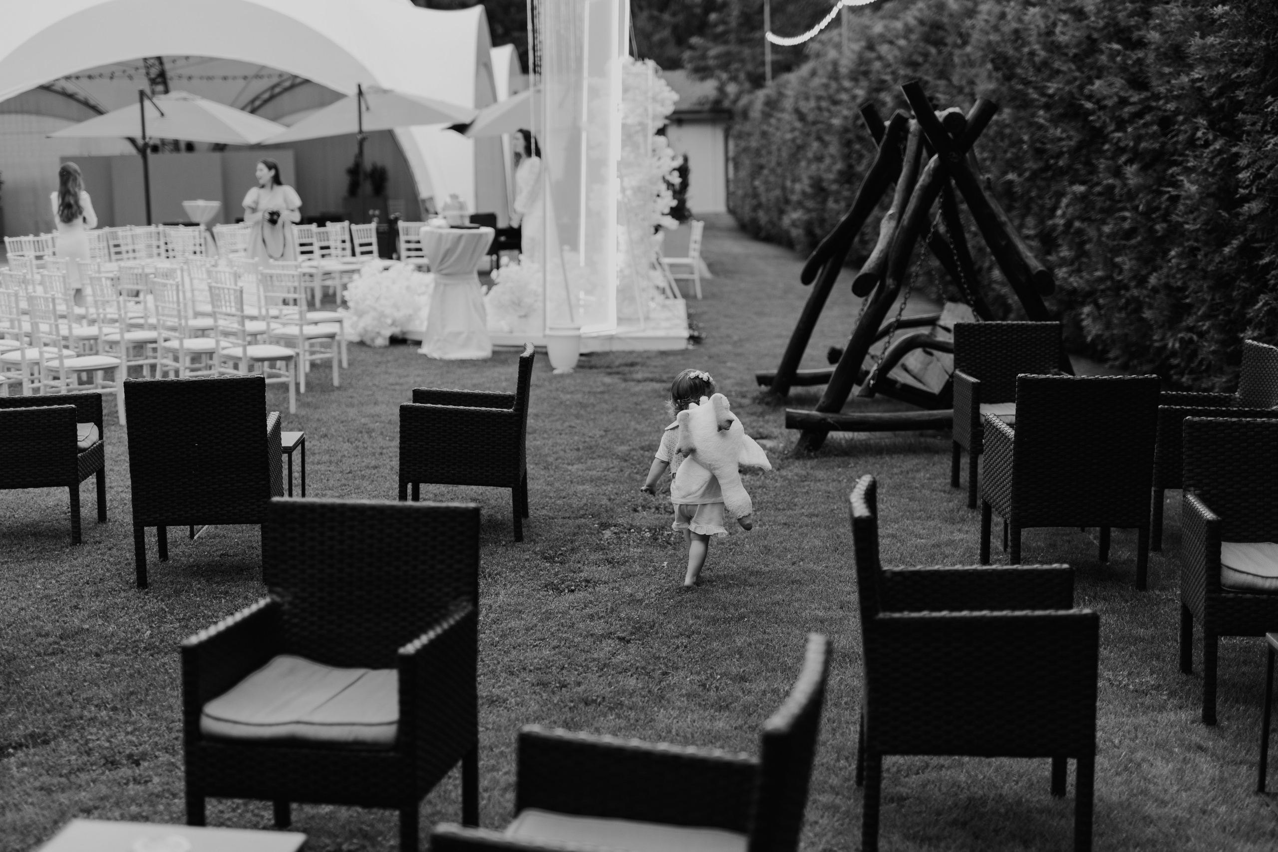 Corina & Dumitru. Main