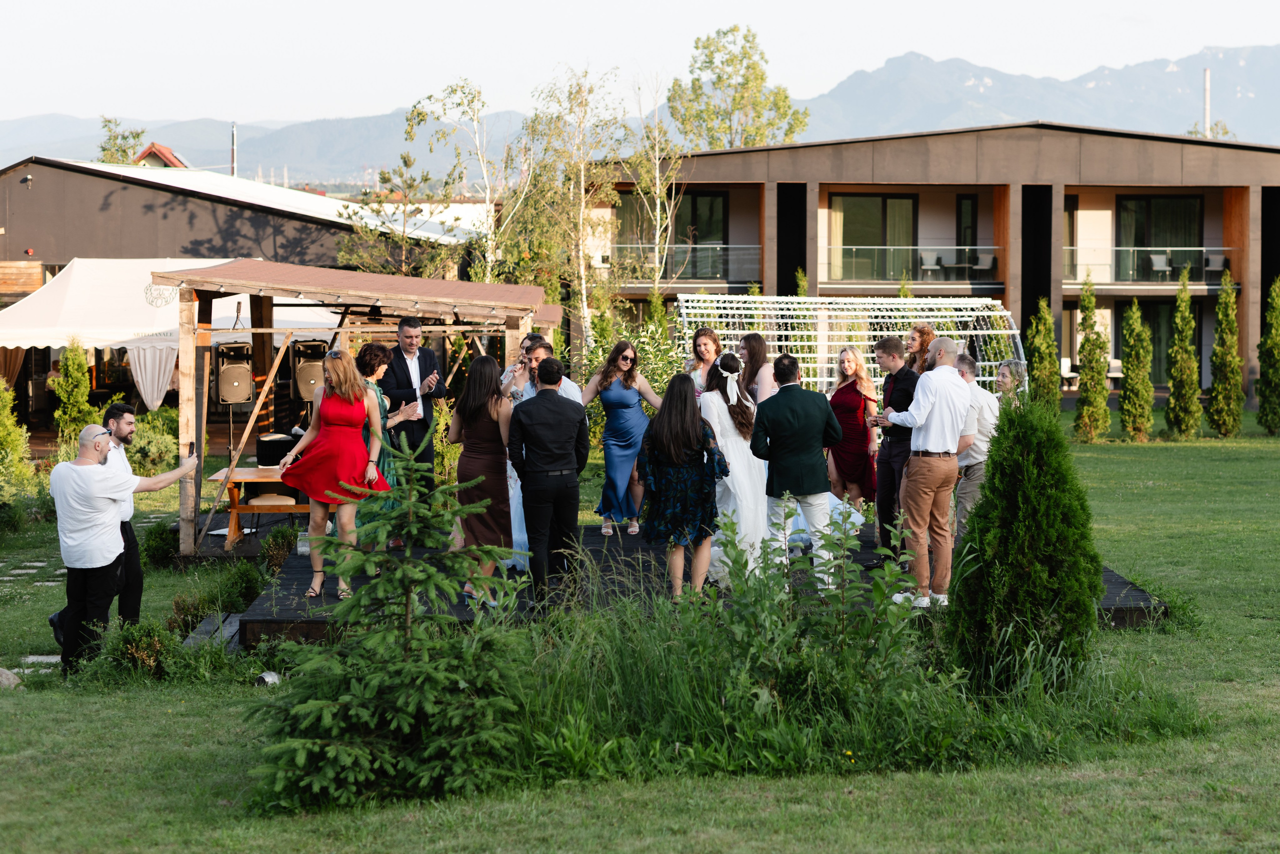 Flori & Cosmin. Main