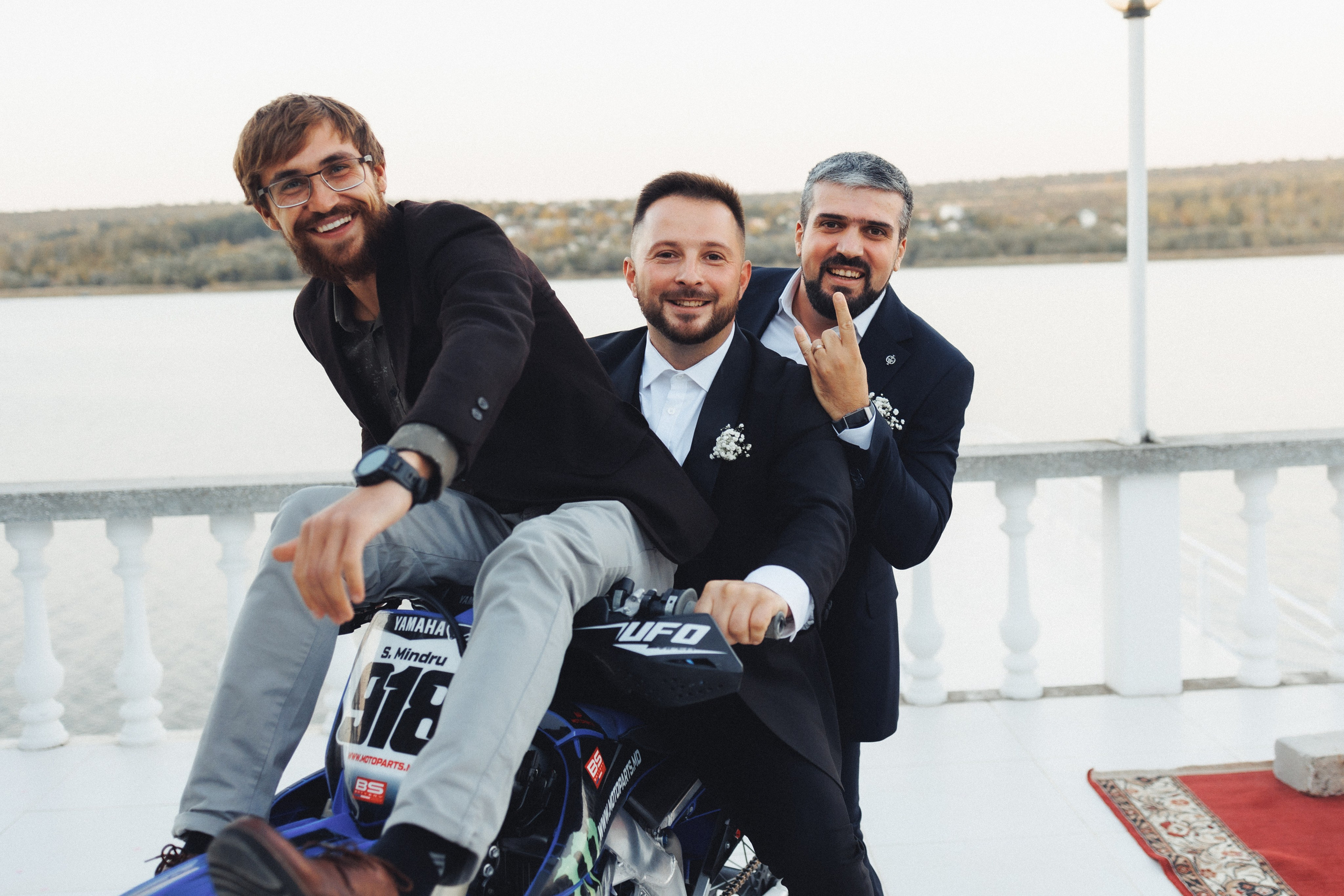 X & S. Fotograful evenimentului tău