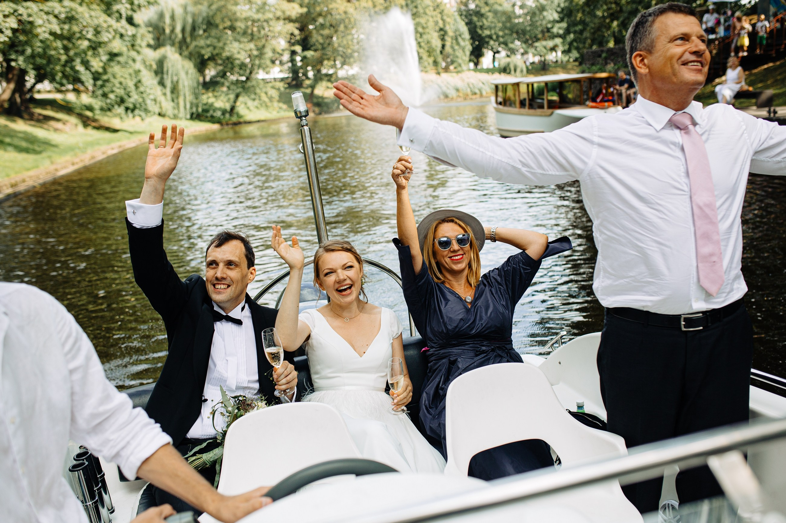 DIEVS SIRDĪ UN VĒJŠ MATOS