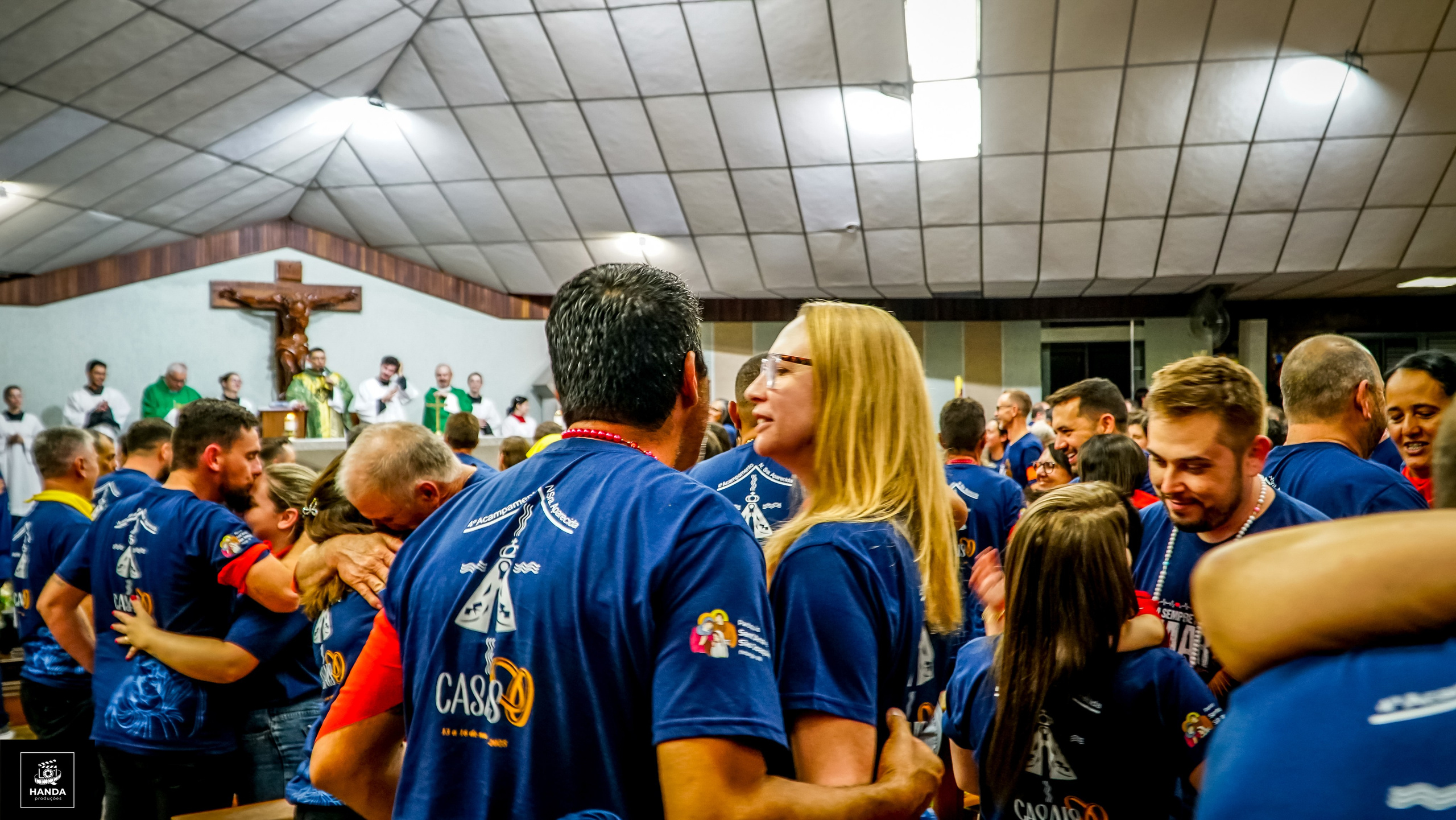 Acampamento Casais. Handa Produções