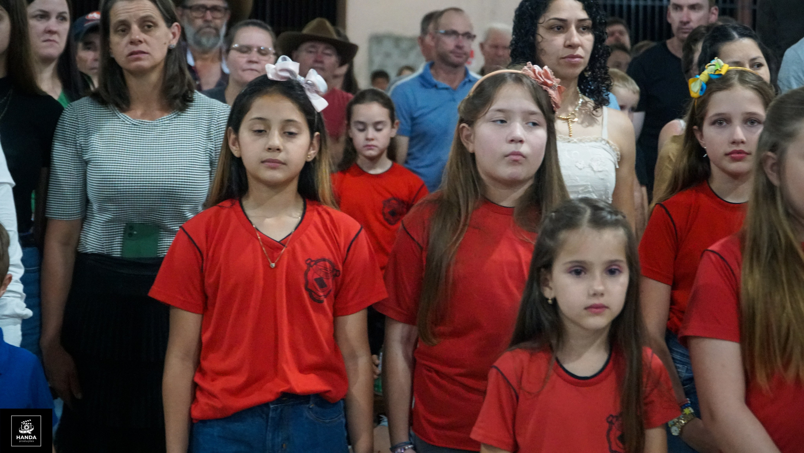 Noite autógrafos colégio Aurélio Buarque de Holanda. Handa Produções