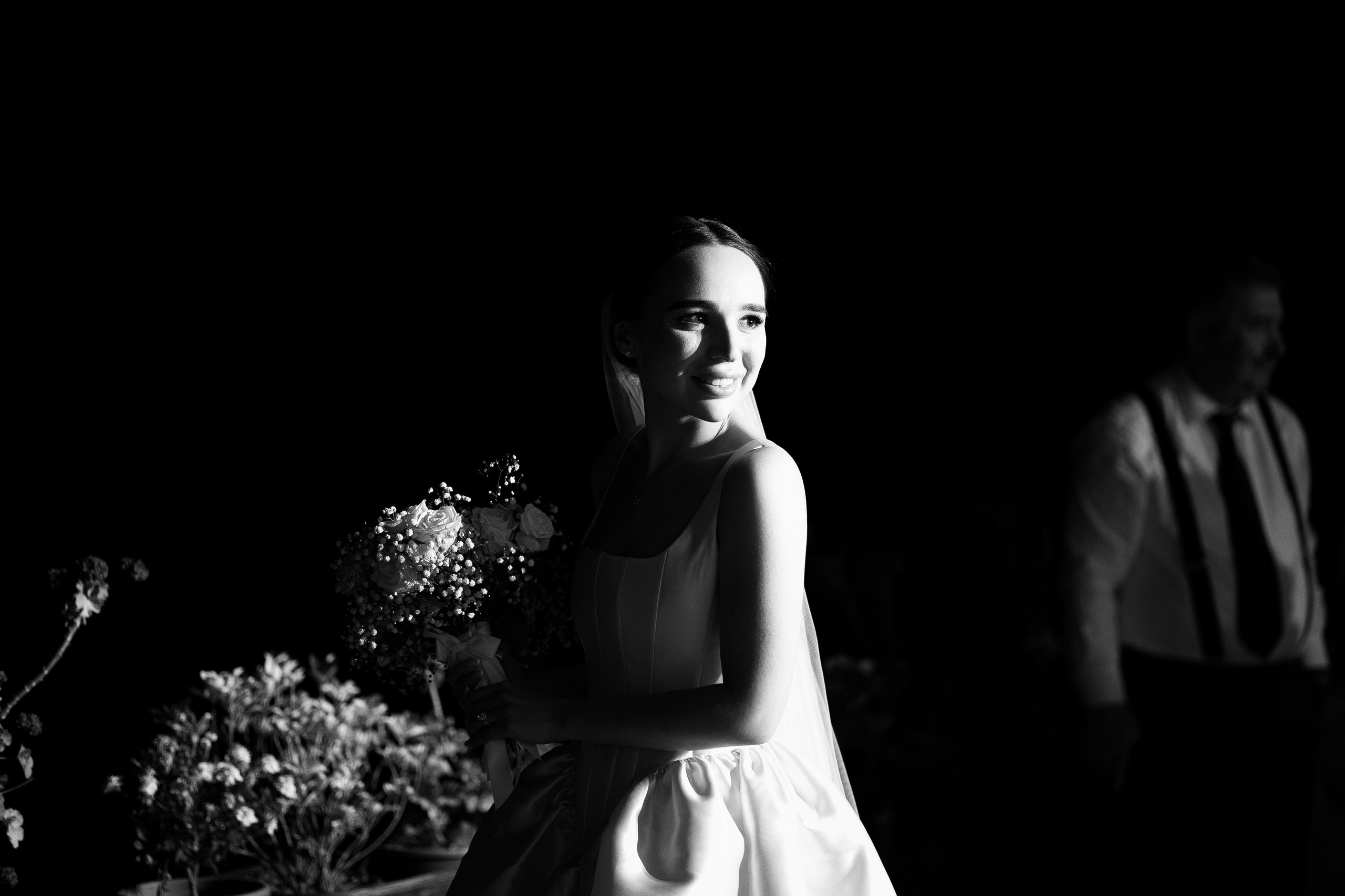 Thomas & Suyumbika. Главная