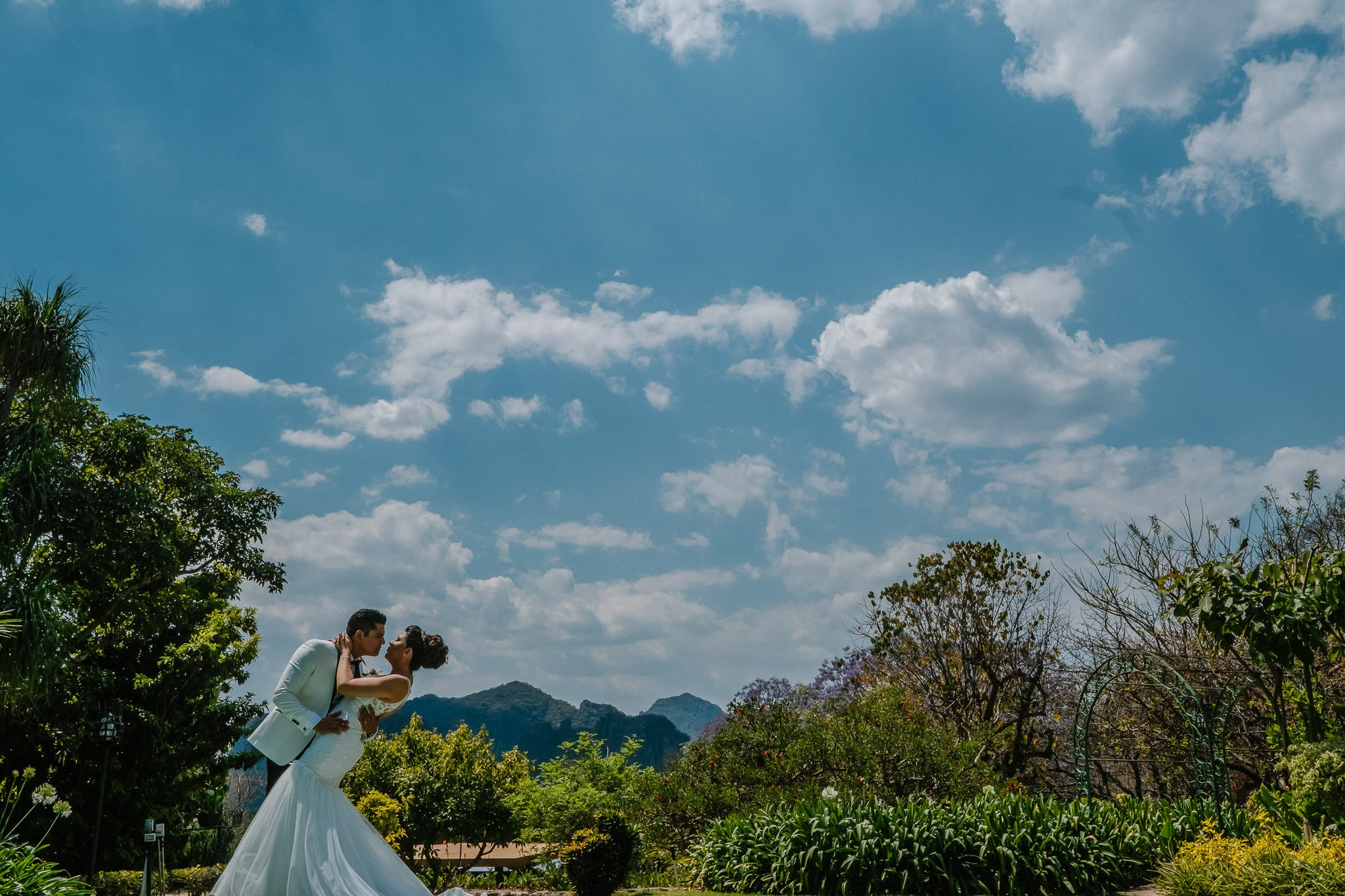 Yenisel & Raul / Tepoztlan. Wedding and family photographer in Mexico City
