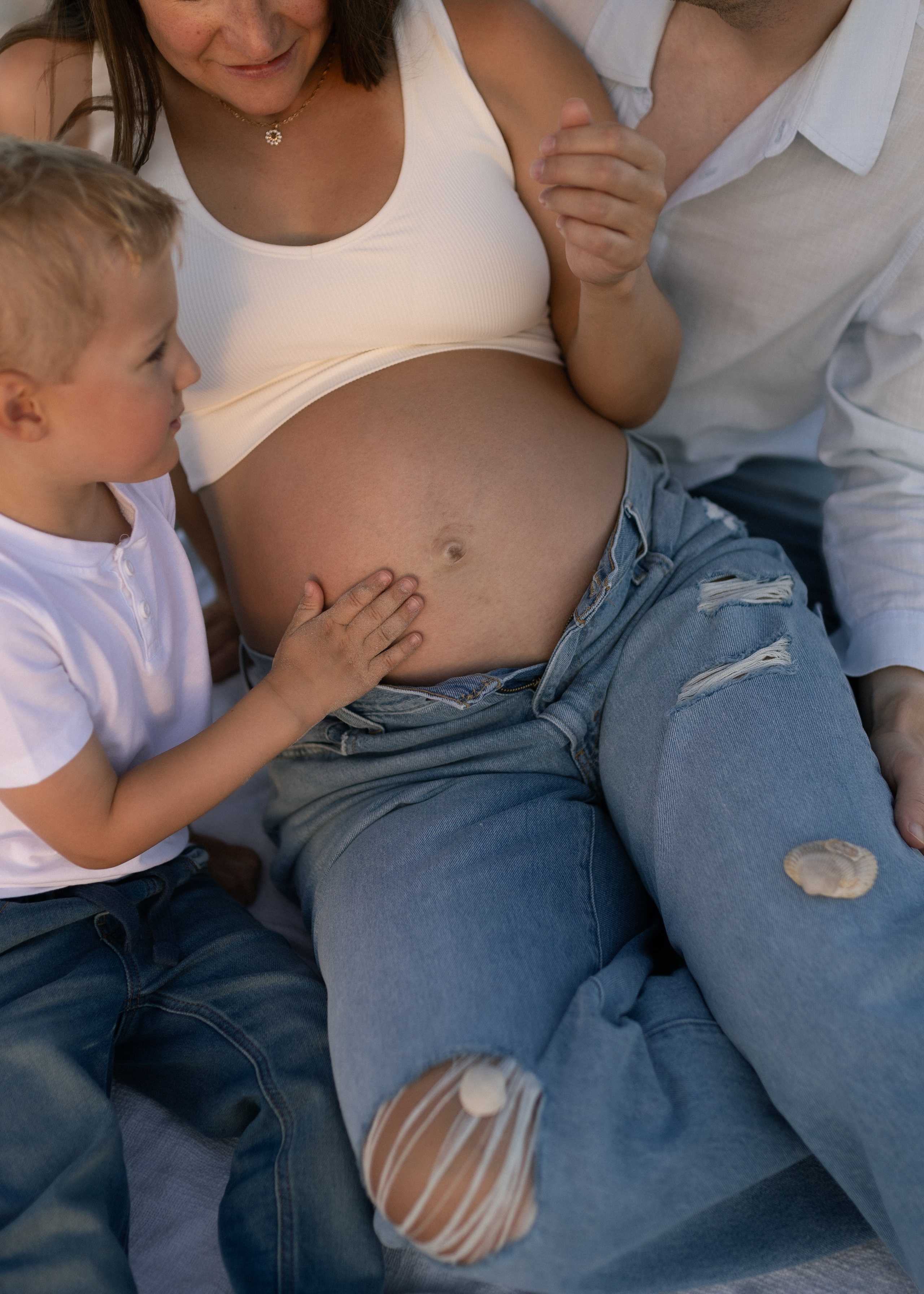 T + A Maternity at the Beach. Portrait and couples photographer in Florida, Valeriia Honcharova