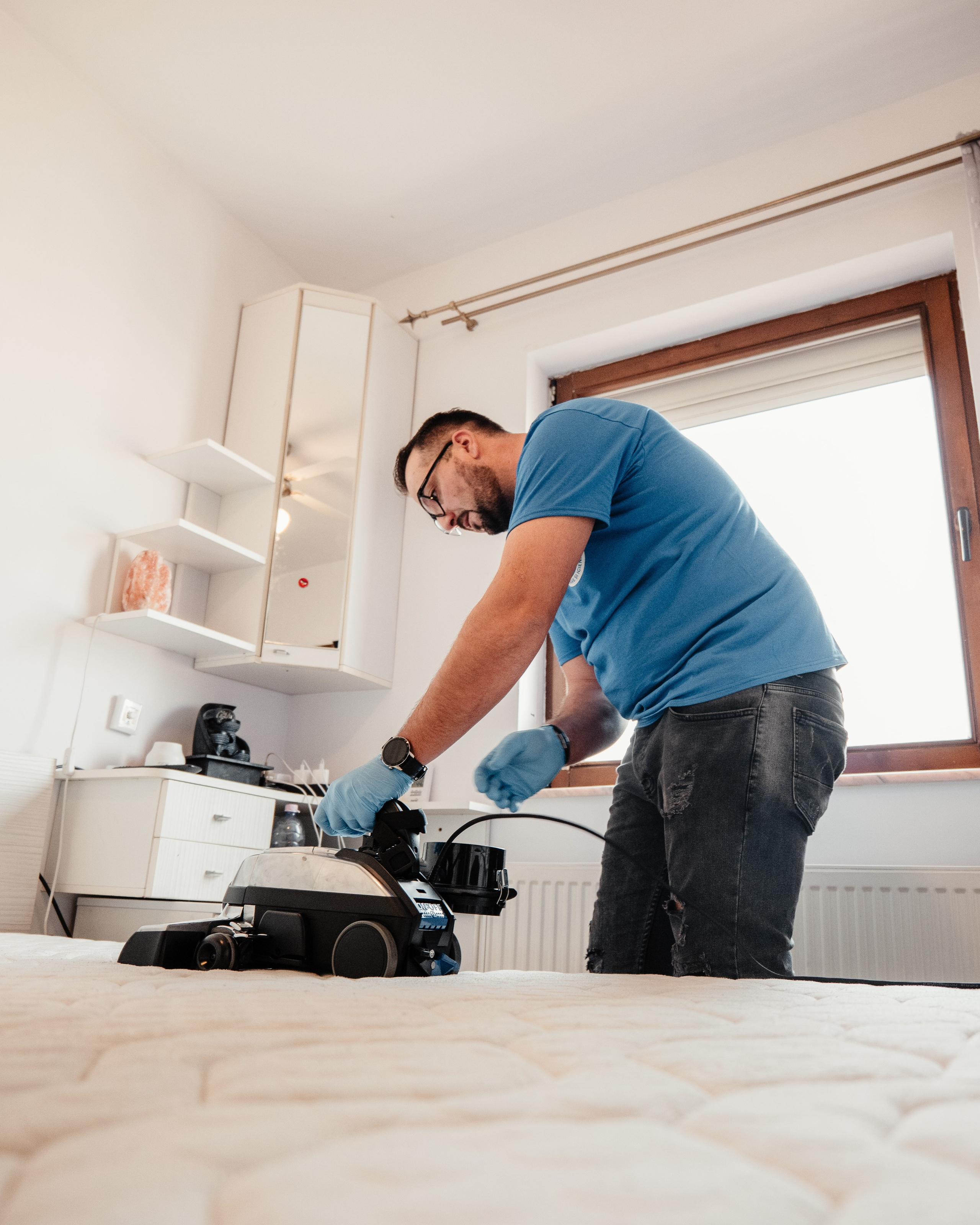 CLEVER CLEANING. Freesh Media Products