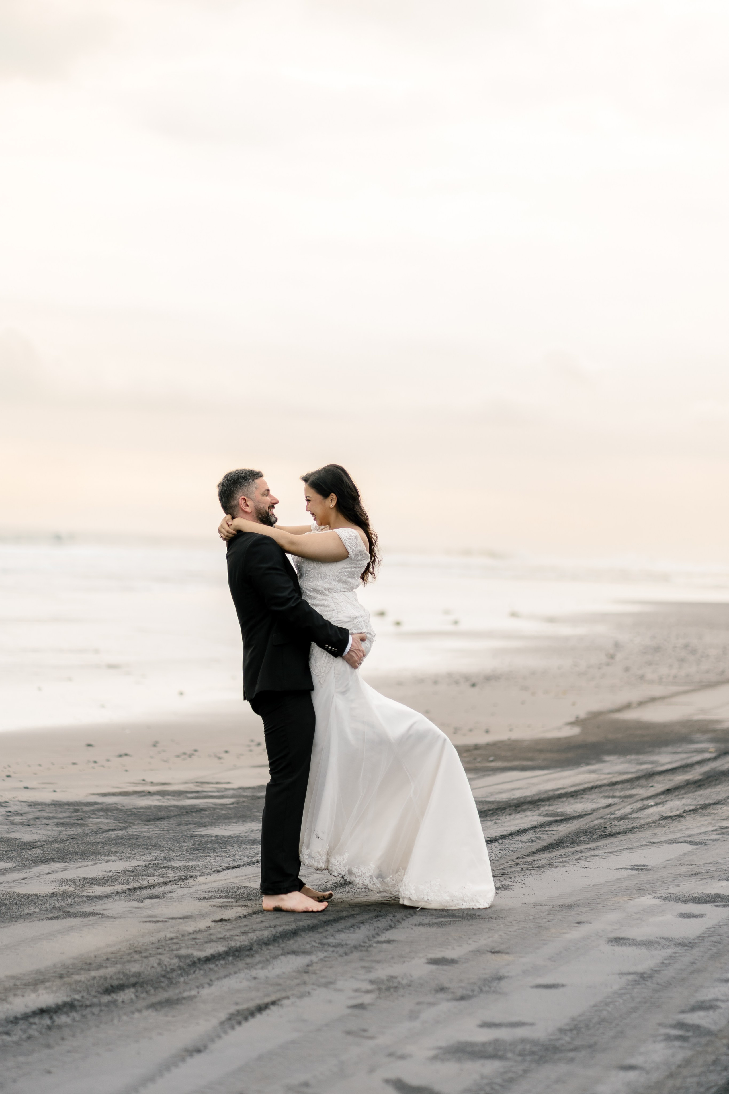 Honeymoon Photoshoot in Bali. Female Photographer in Bali