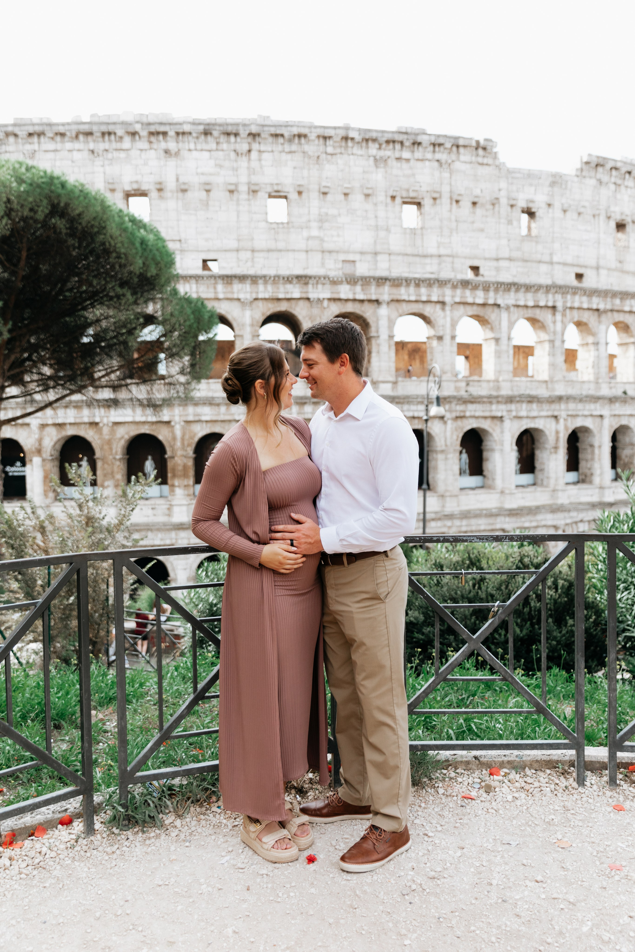 Maternity Photoshoot. Photographer in Rome