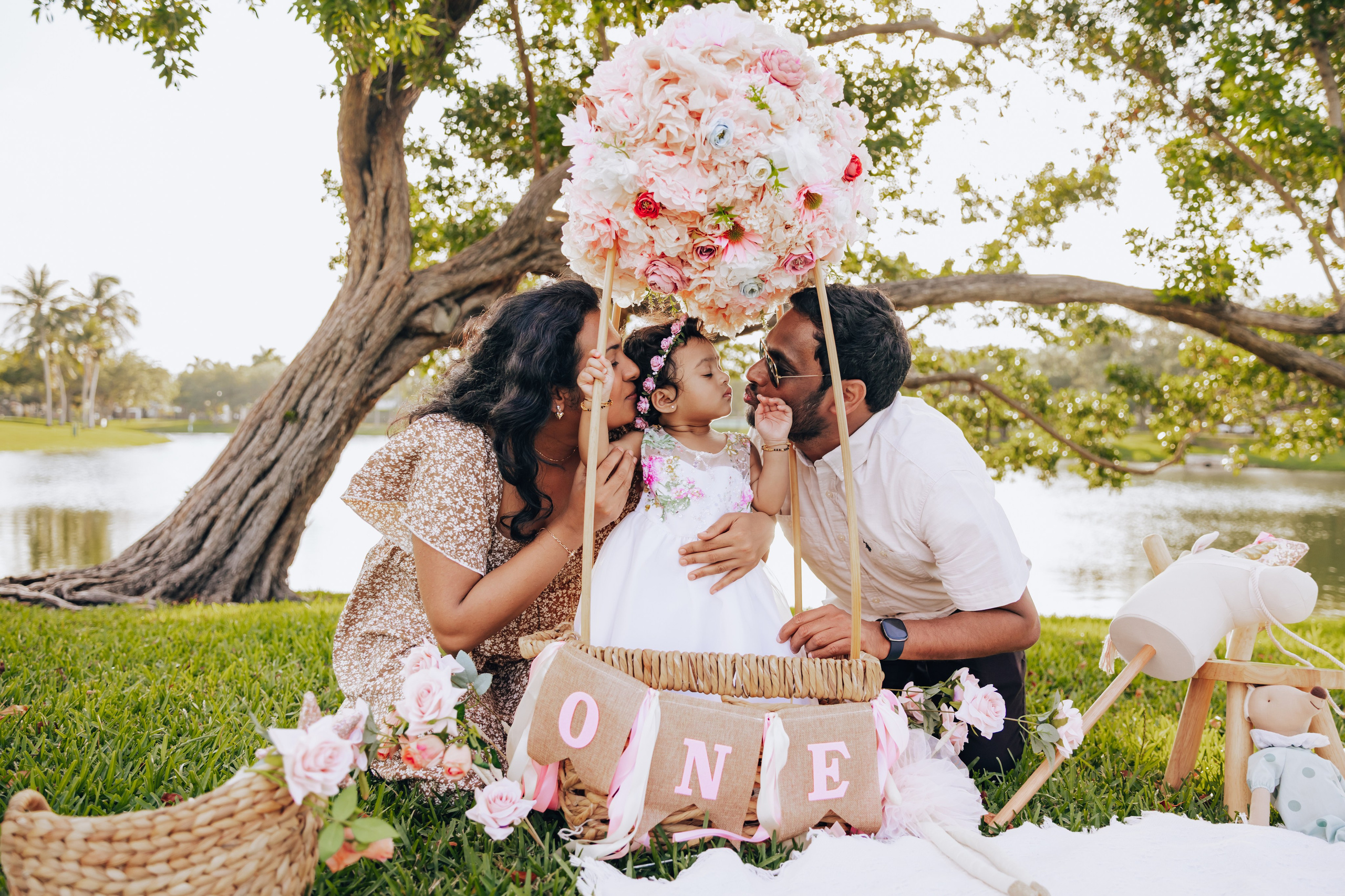 Birthday + props. Photographer in Miami, Family photographer, Event, Wedding
