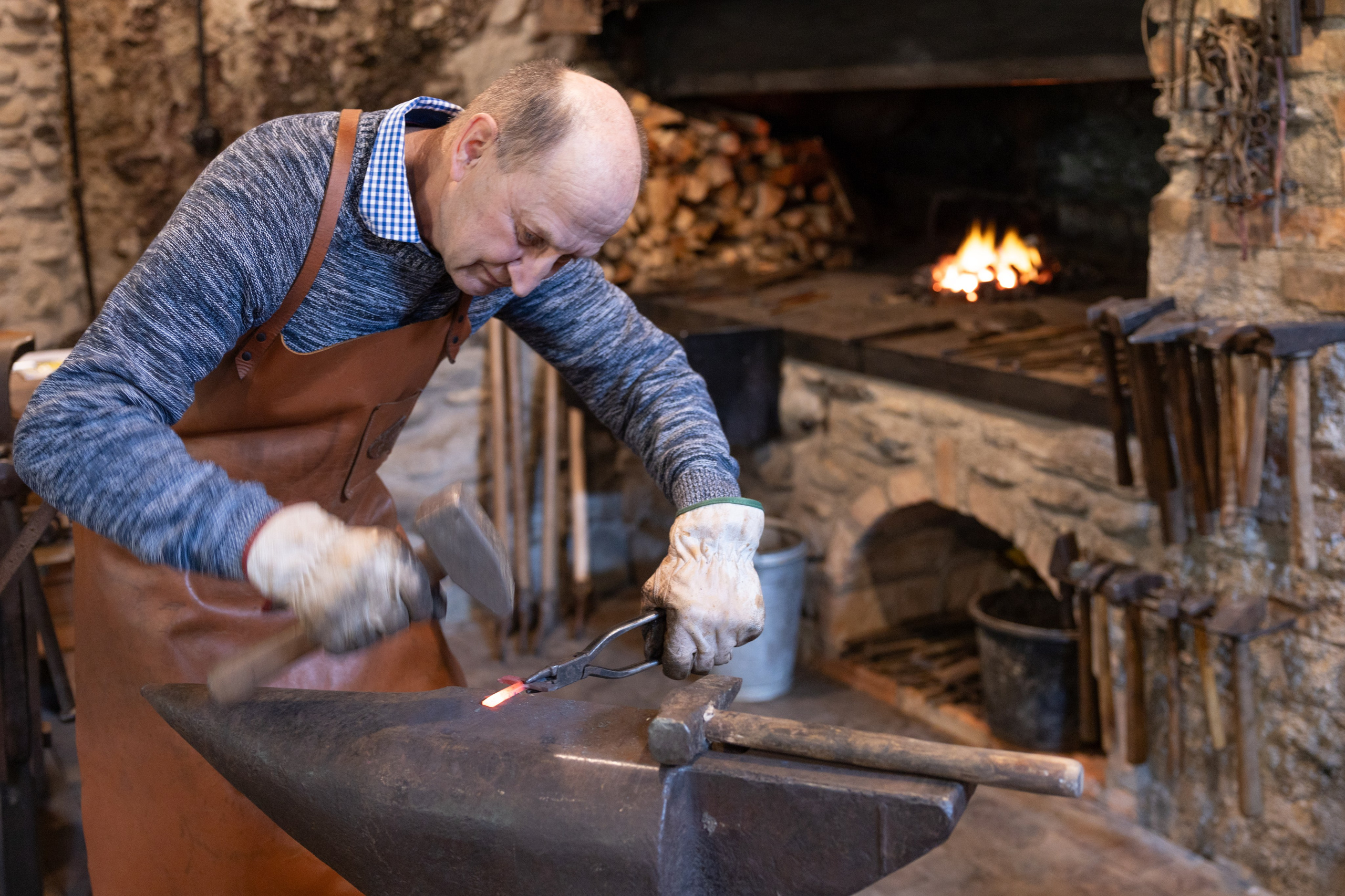 Schmied, Goldegg, 2024. Guzel Kolobova| Fotografin| Salzburg