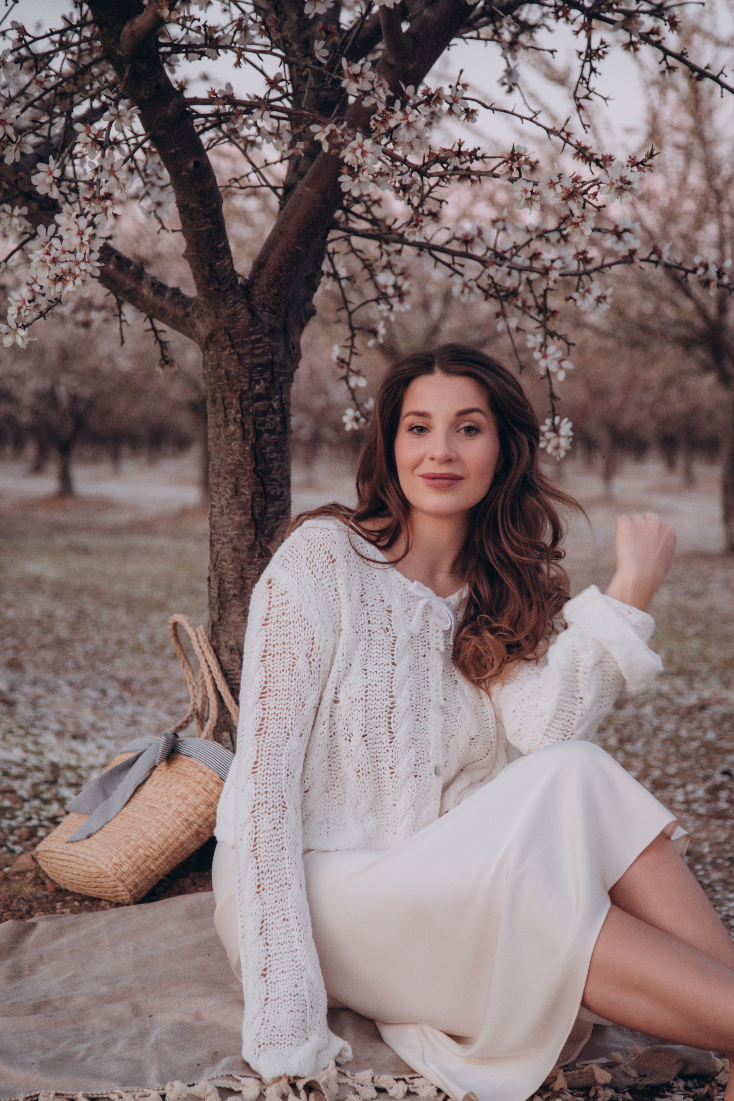 Family in nature. Family and children’s lifestyle photographer Elena Tumanova