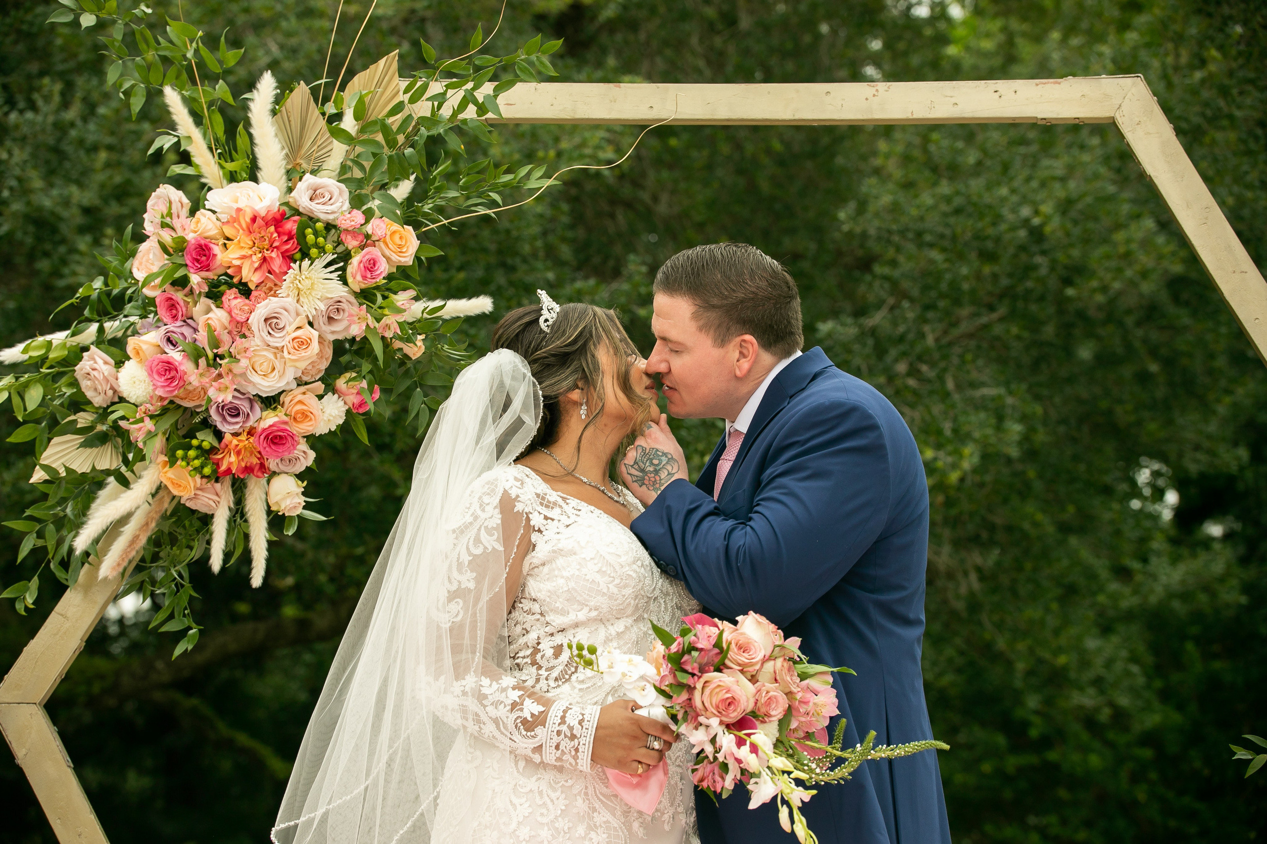 Wedding in The Lue Gardens intimate wedding photography. Lana Photography — Wedding & Family Photographer in Florida & Beyond