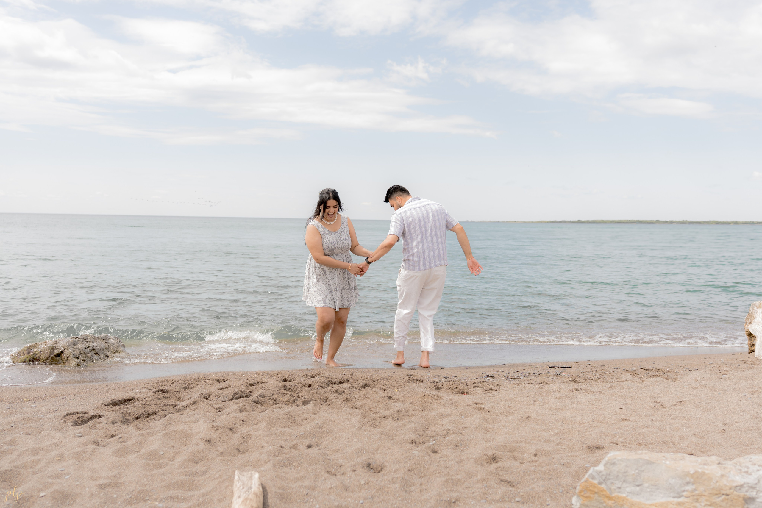 Dhairya and Krupali. Wedding Photographers and Filmmakers