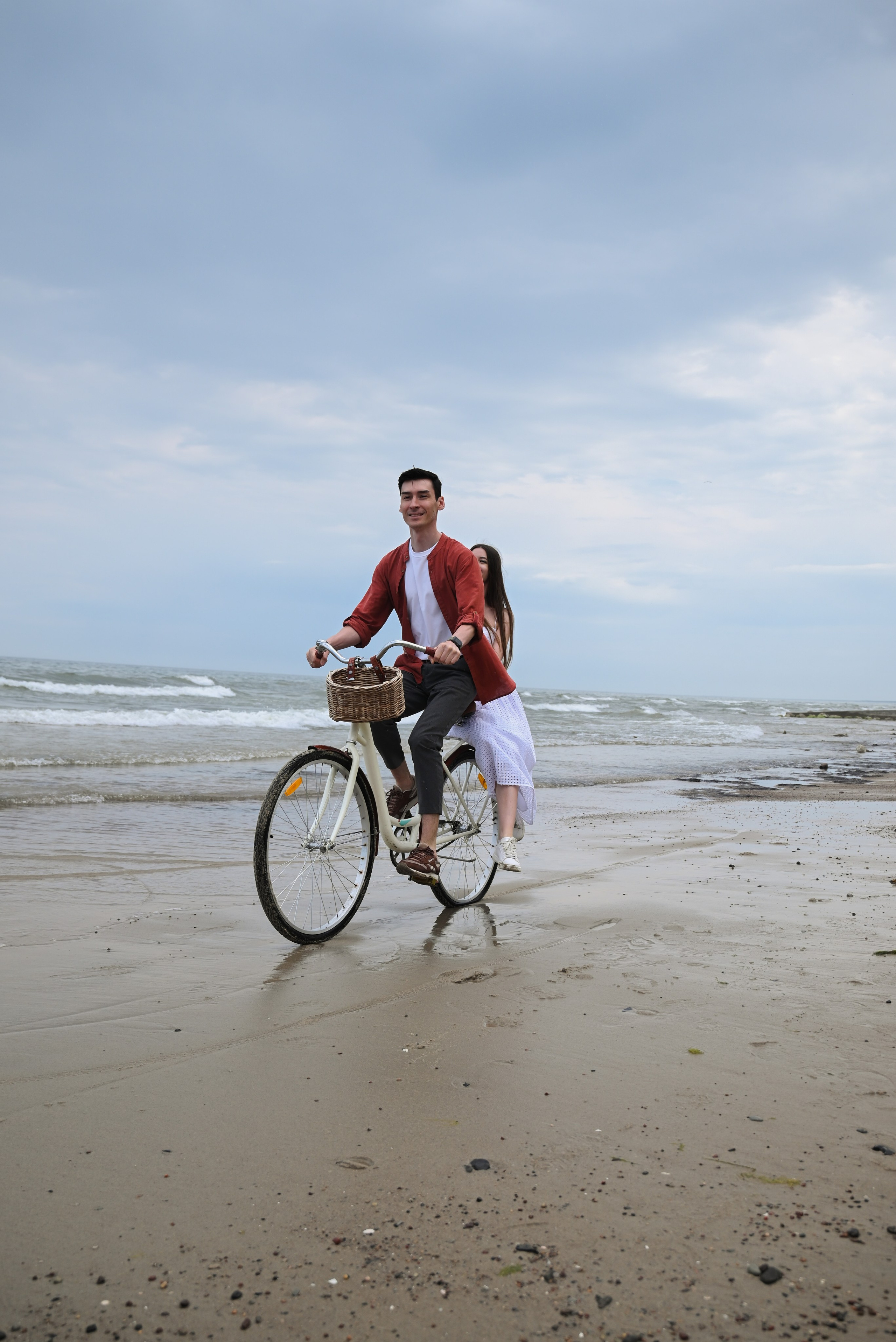 Love photography story on the riva of the see