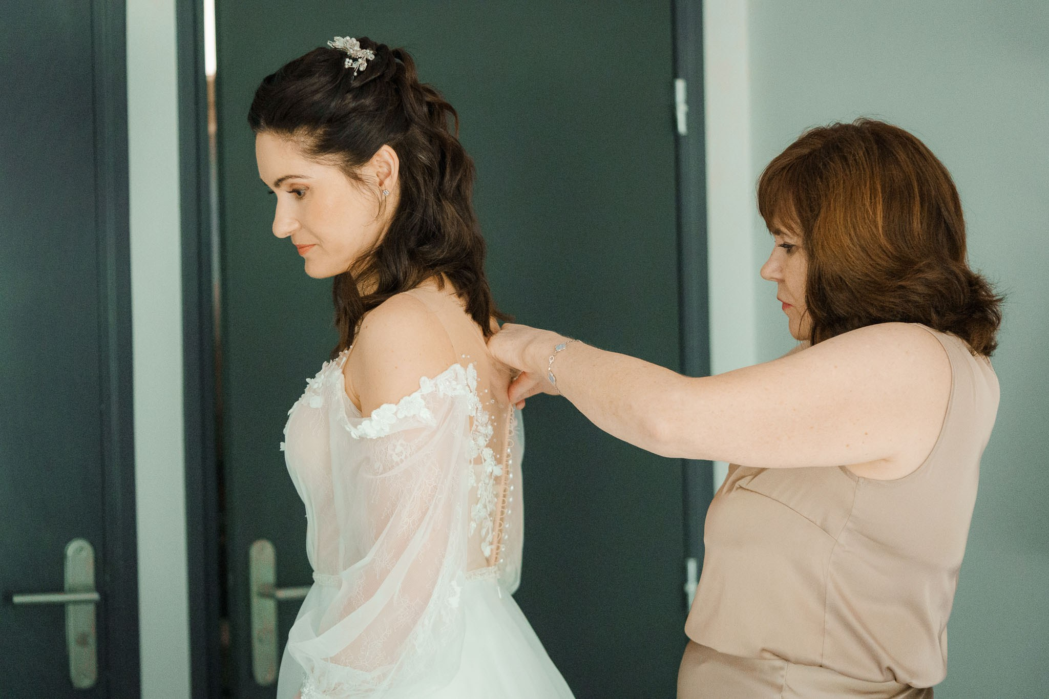 K& F, destination wedding photographer in L’Orangerie de l’Orée du Bois, France