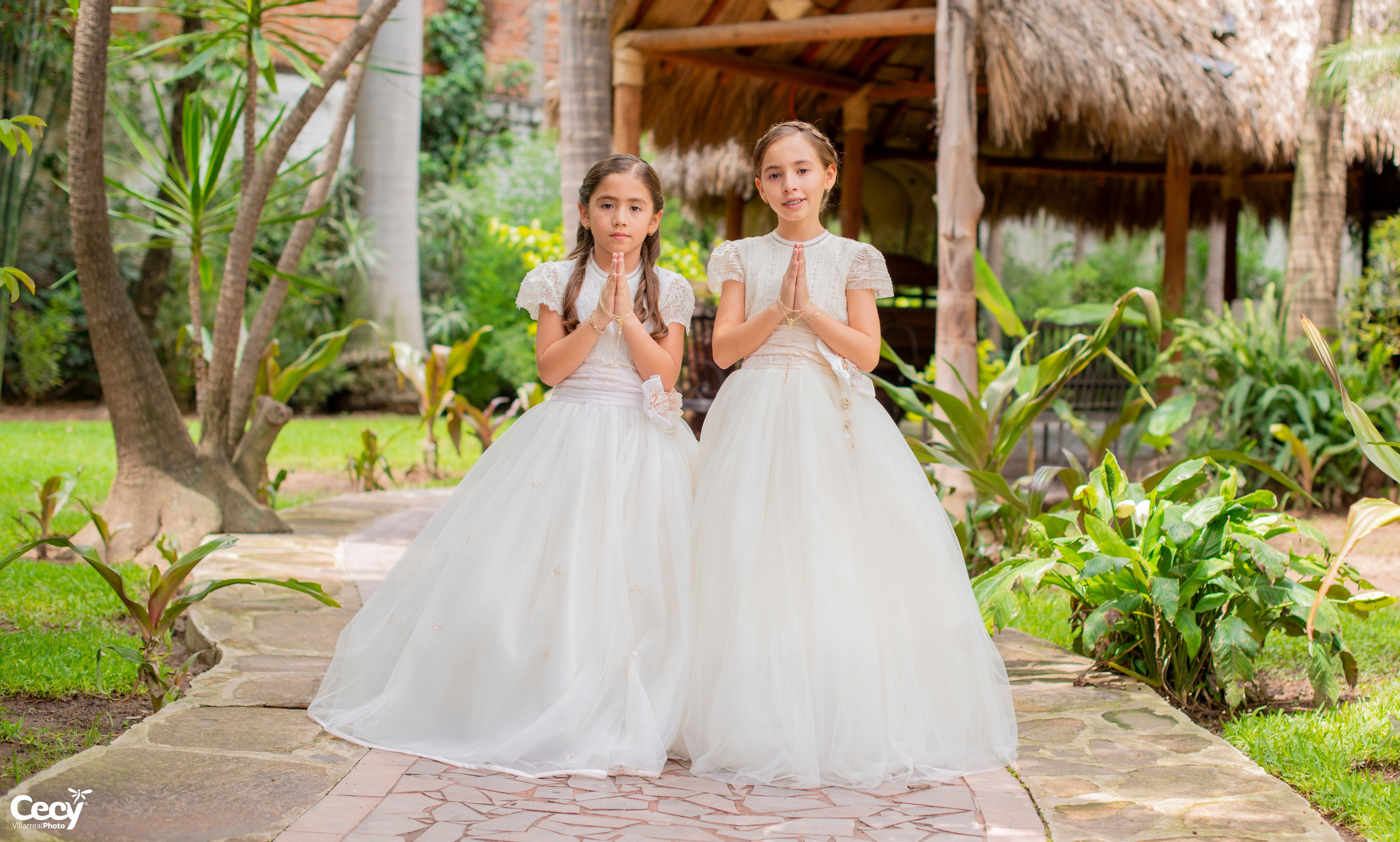 DAFNE Y SARA - PRIMERA COMUNIÓN