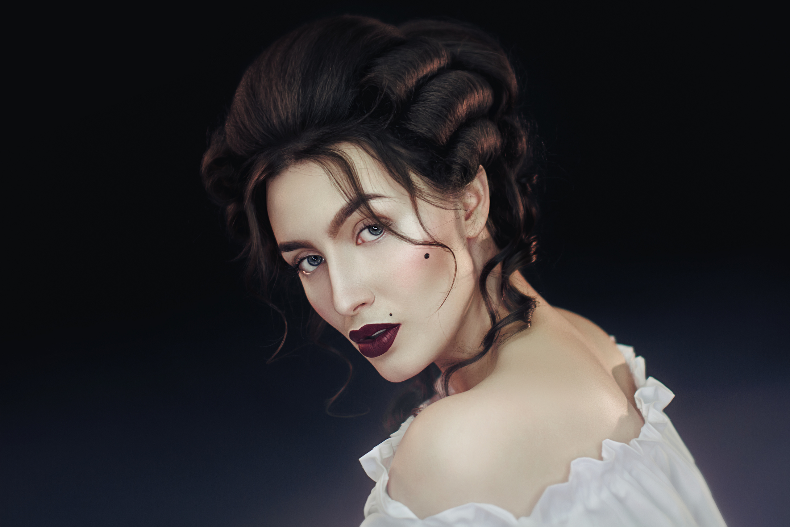 Photographer and retoucher Elena Skullova